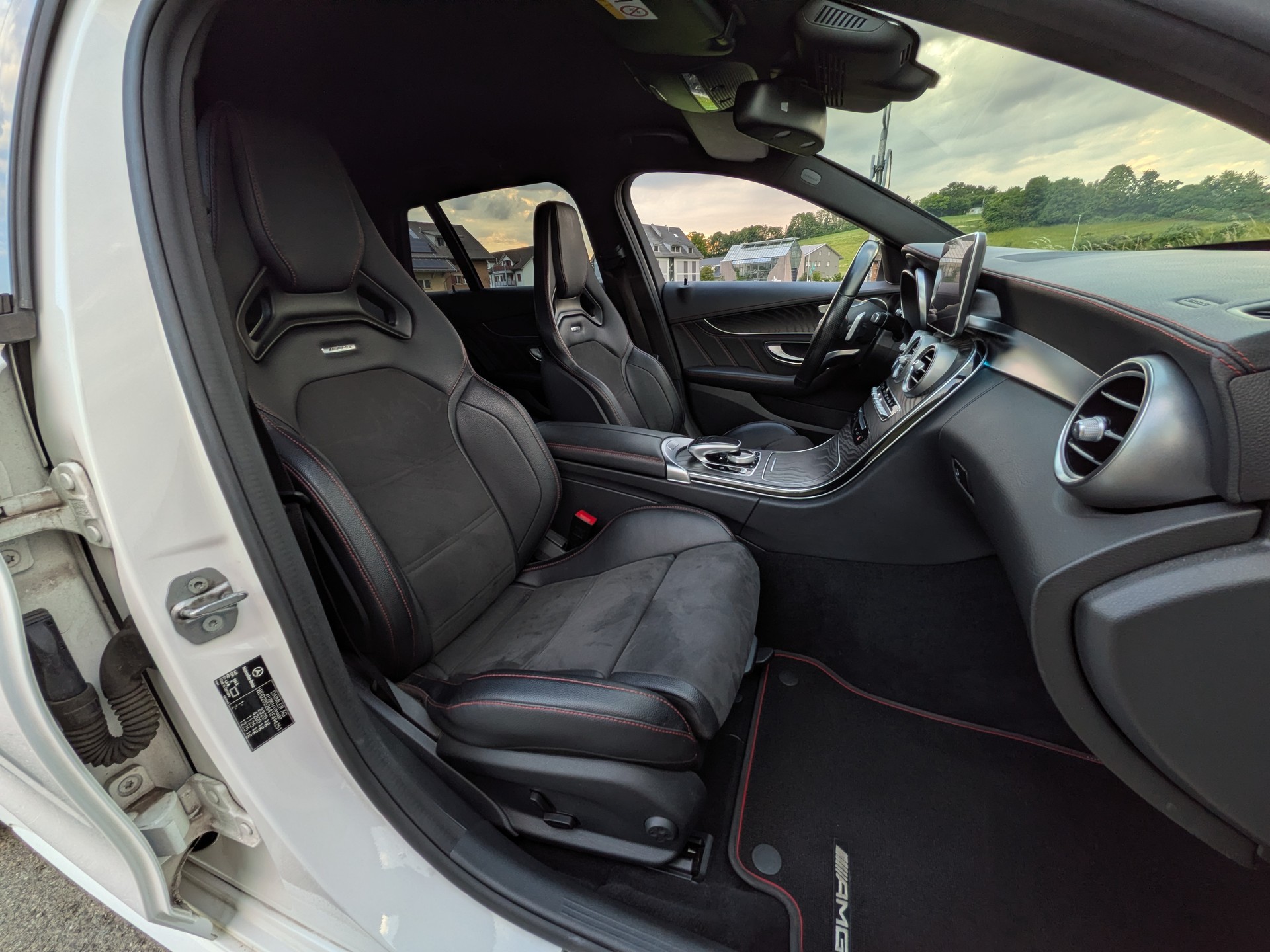 MERCEDES-BENZ C 43 AMG 4Matic 9G-Tronic-image-13
