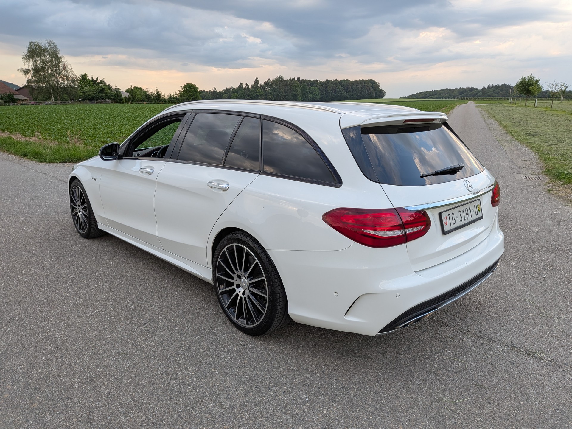 MERCEDES-BENZ C 43 AMG 4Matic 9G-Tronic-image-9
