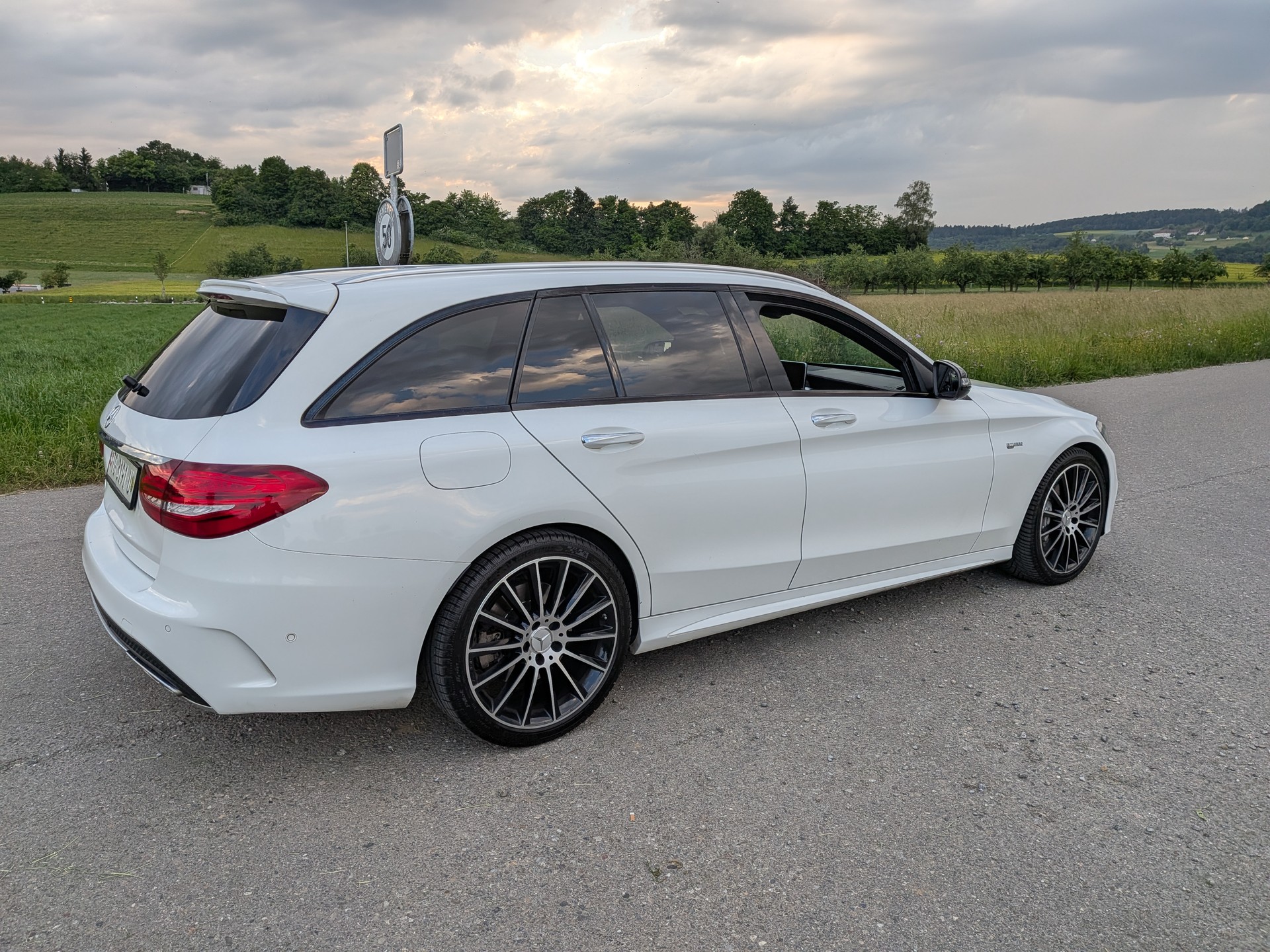 MERCEDES-BENZ C 43 AMG 4Matic 9G-Tronic-image-8