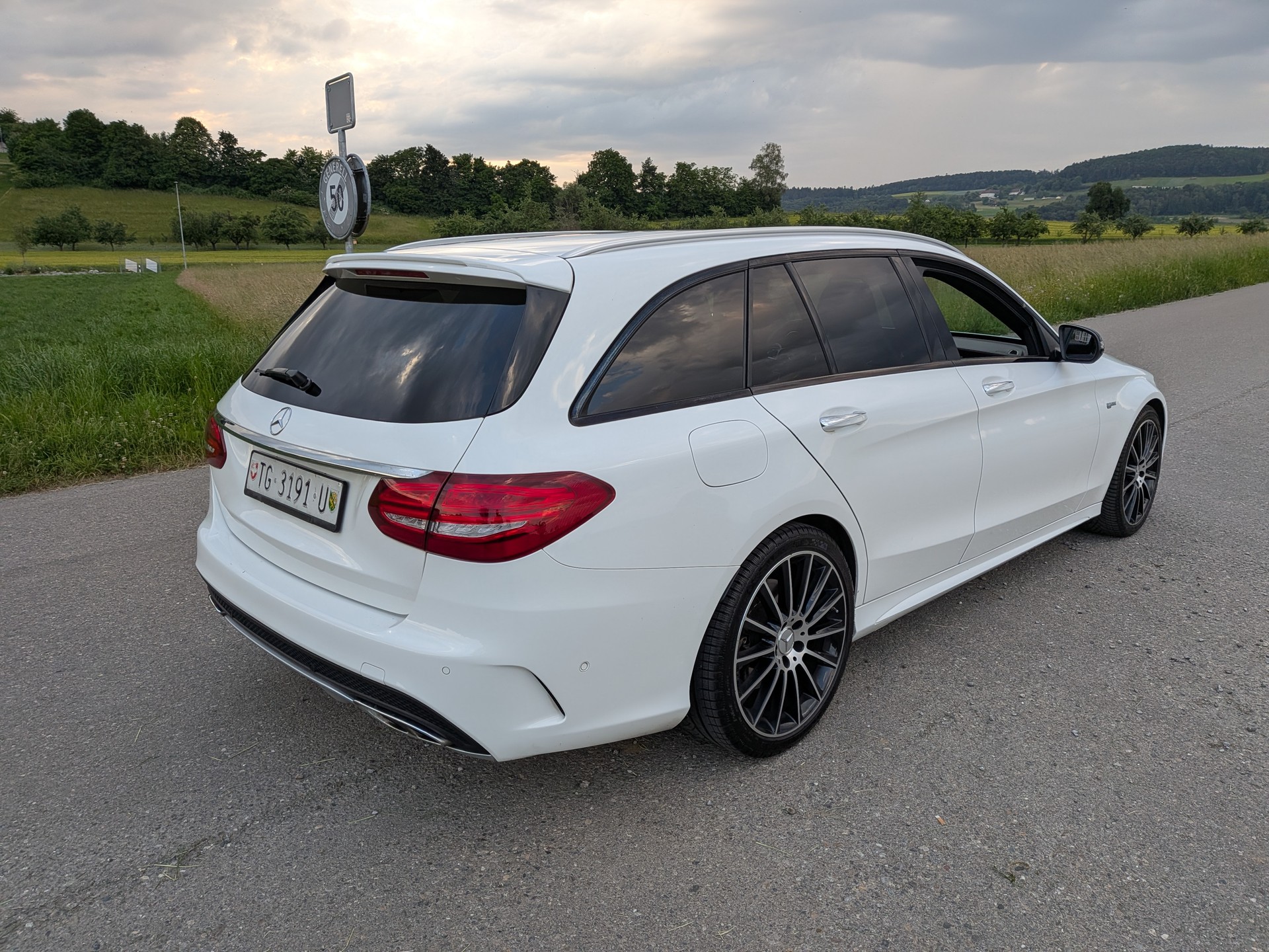 MERCEDES-BENZ C 43 AMG 4Matic 9G-Tronic-image-10
