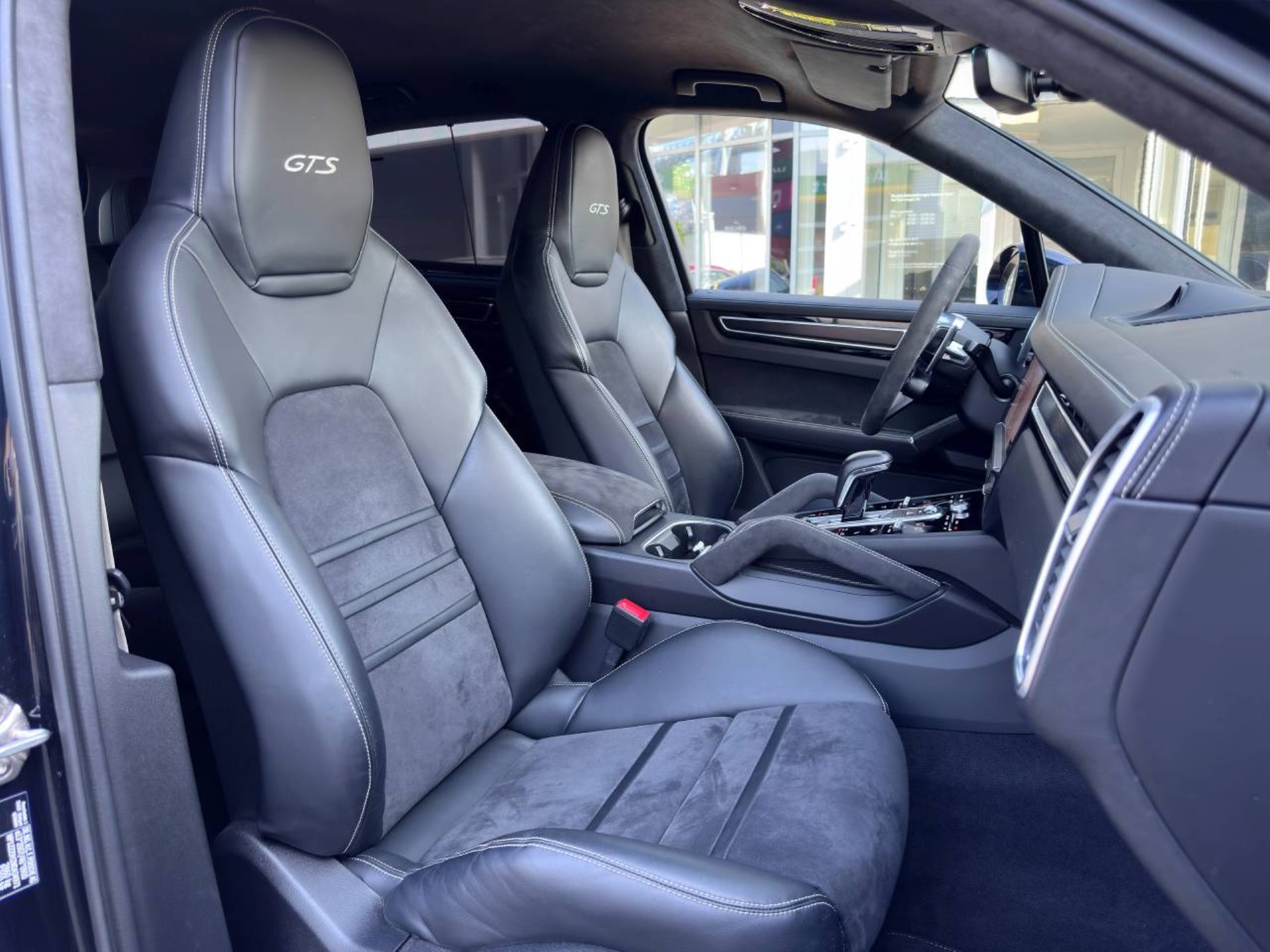 PORSCHE Cayenne GTS-image-25