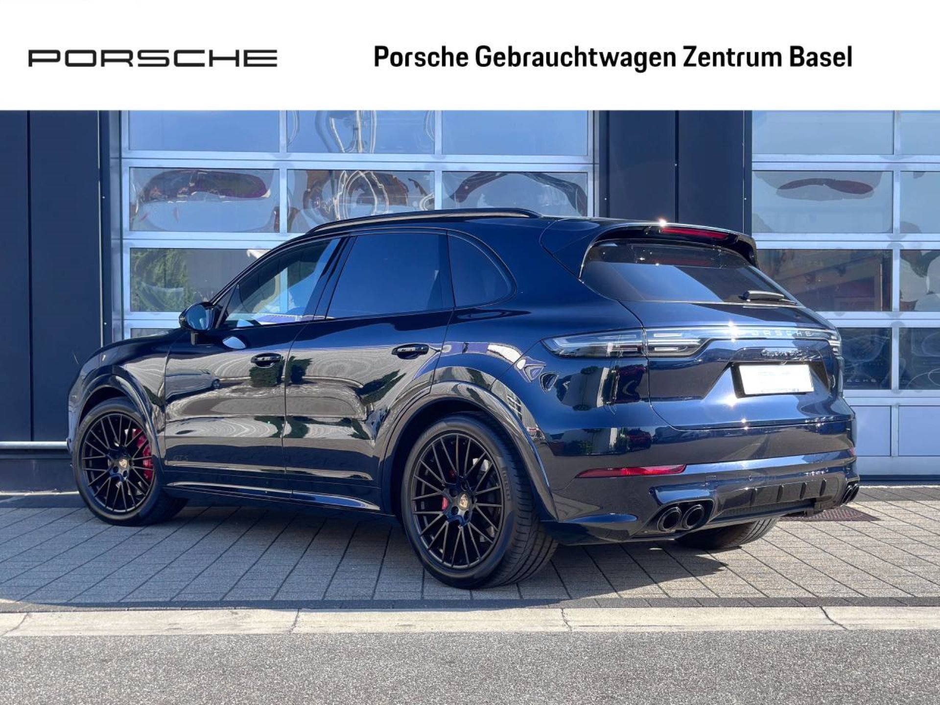 PORSCHE Cayenne GTS-showroom-element-2