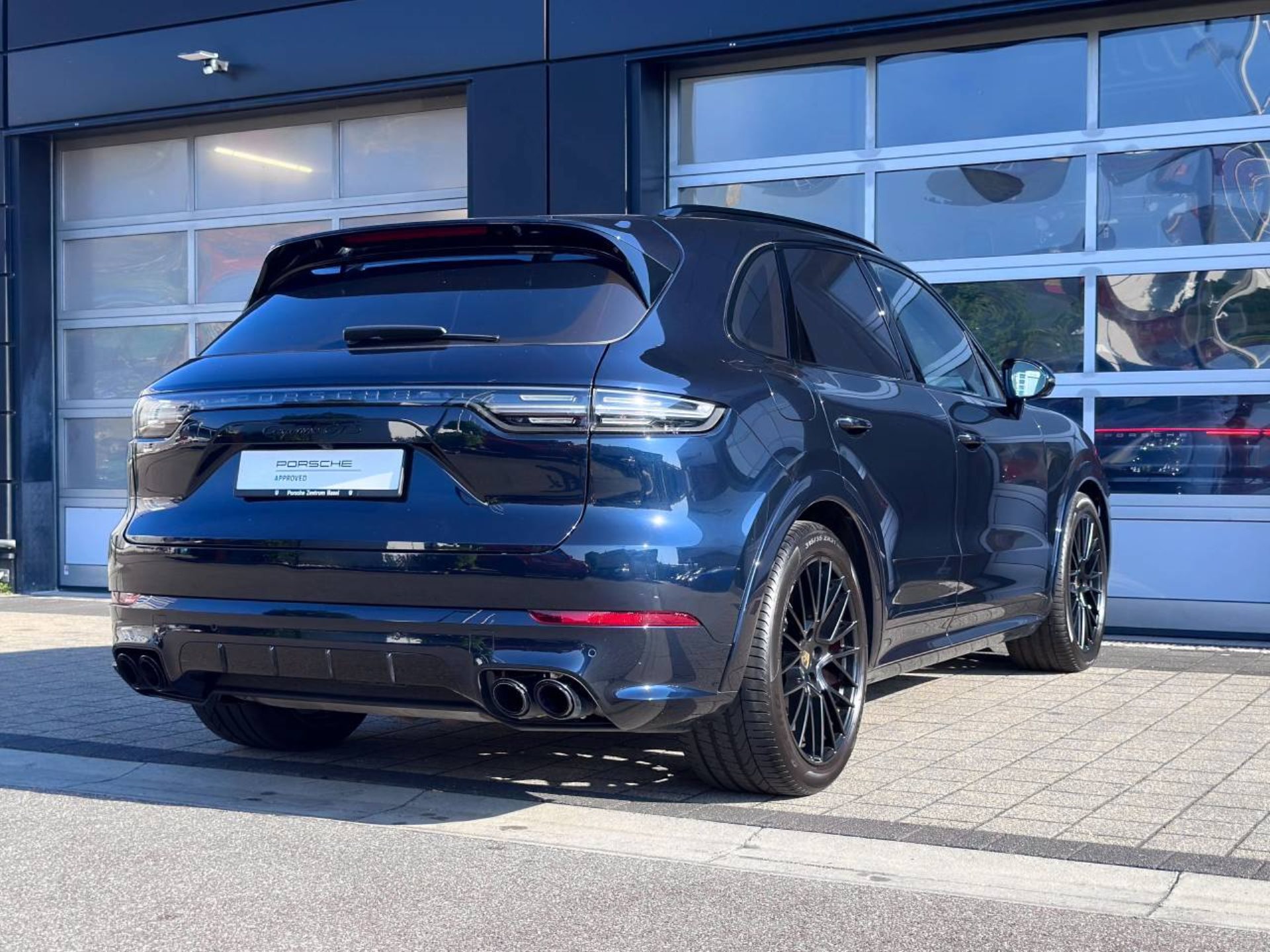 PORSCHE Cayenne GTS-image-9