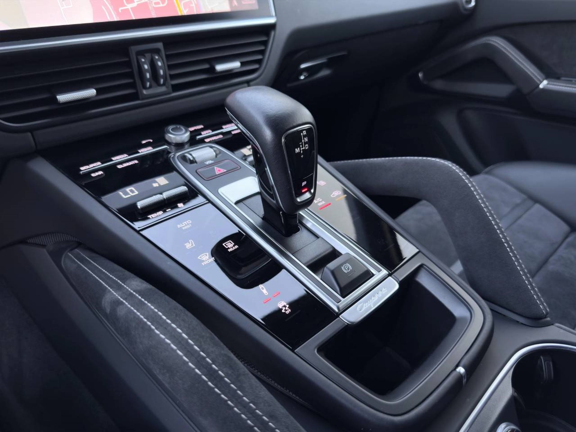 PORSCHE Cayenne GTS-image-14