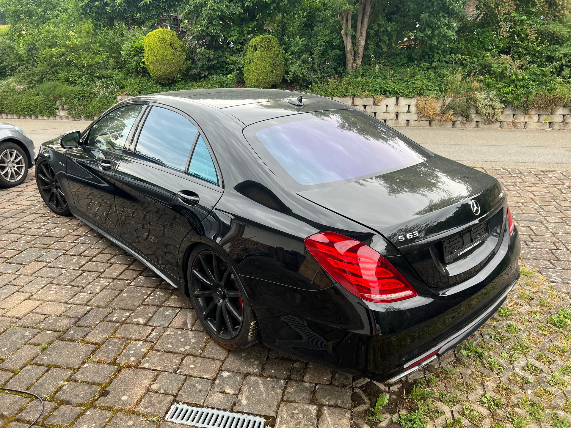 MERCEDES-BENZ S 63 V8 AMG 4matic lang-image-2