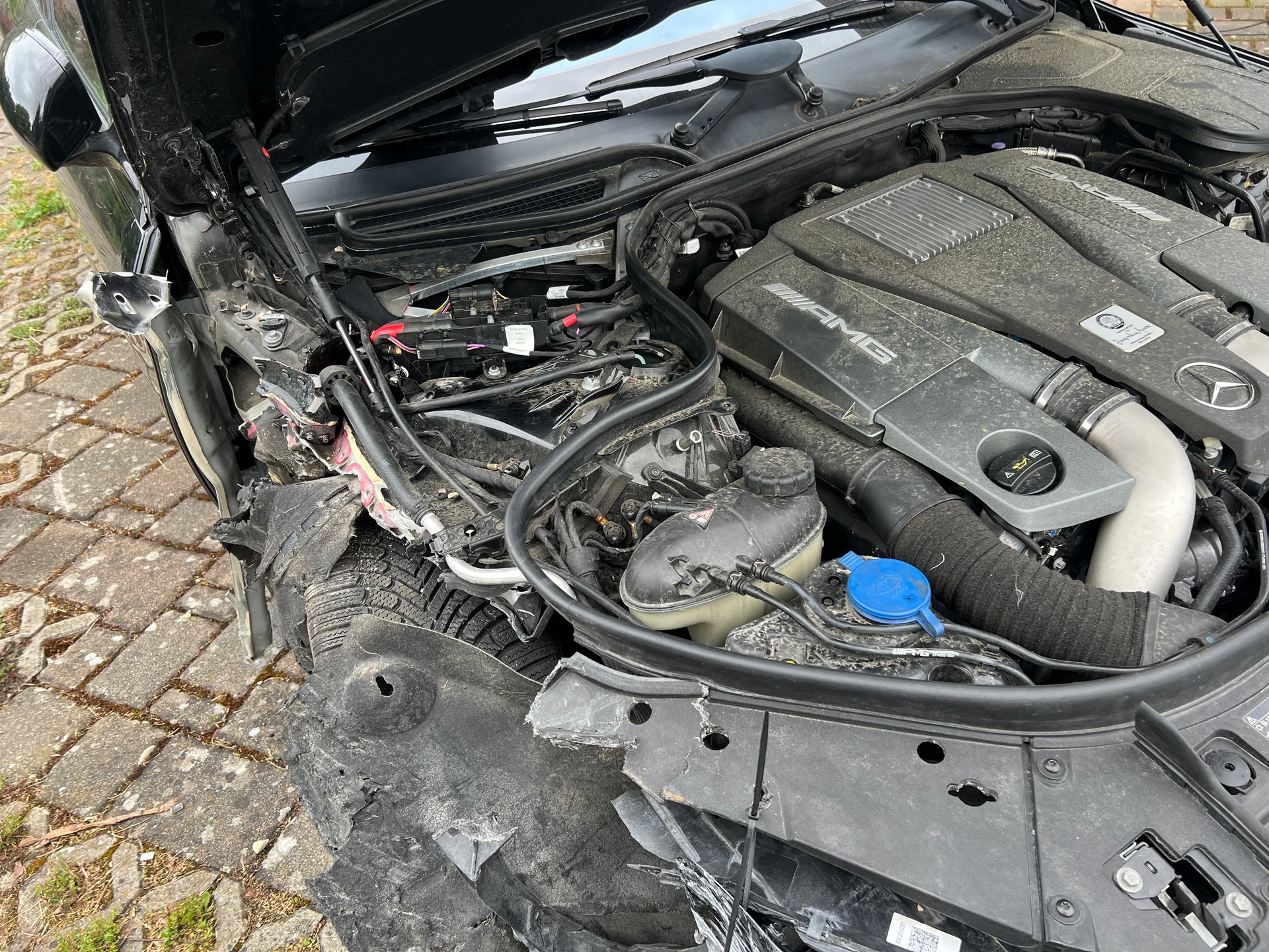MERCEDES-BENZ S 63 V8 AMG 4matic lang-image-4