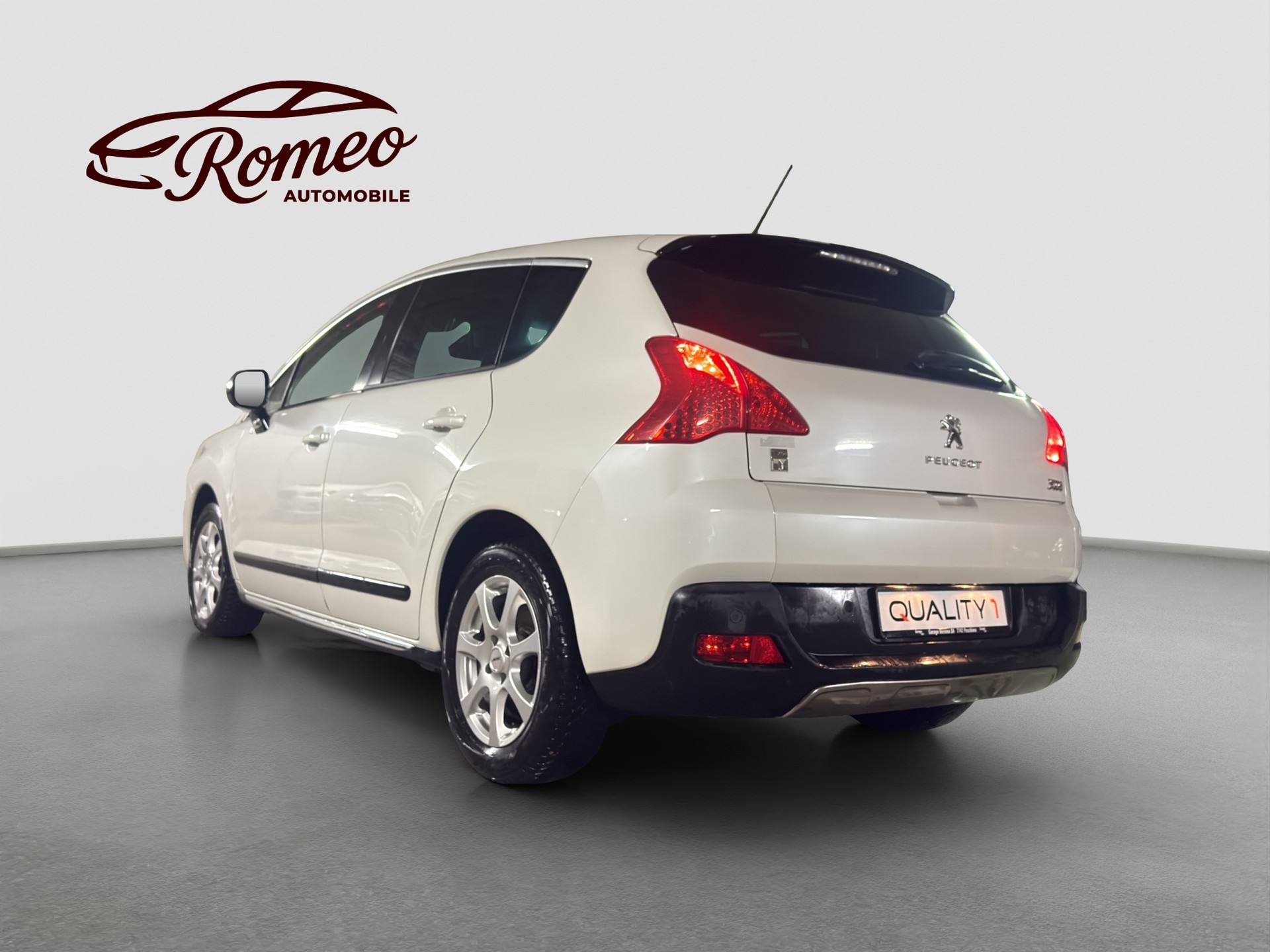 PEUGEOT 3008 HYbrid4 2.0 HDI EGS6 4x4 ** Frisch ab MFK und Service ** Voll-Leder **-image-1