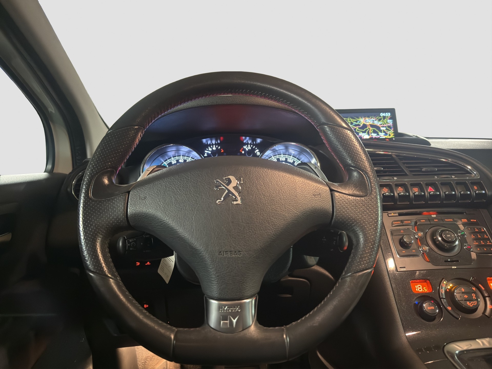 PEUGEOT 3008 HYbrid4 2.0 HDI EGS6 4x4 ** Frisch ab MFK und Service ** Voll-Leder **-image-11