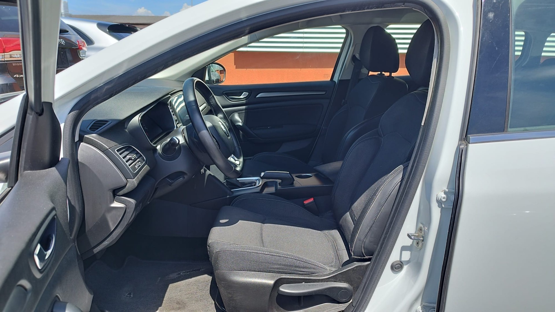 RENAULT Mégane Grandtour 1.5 dCi Business EDC-image-11