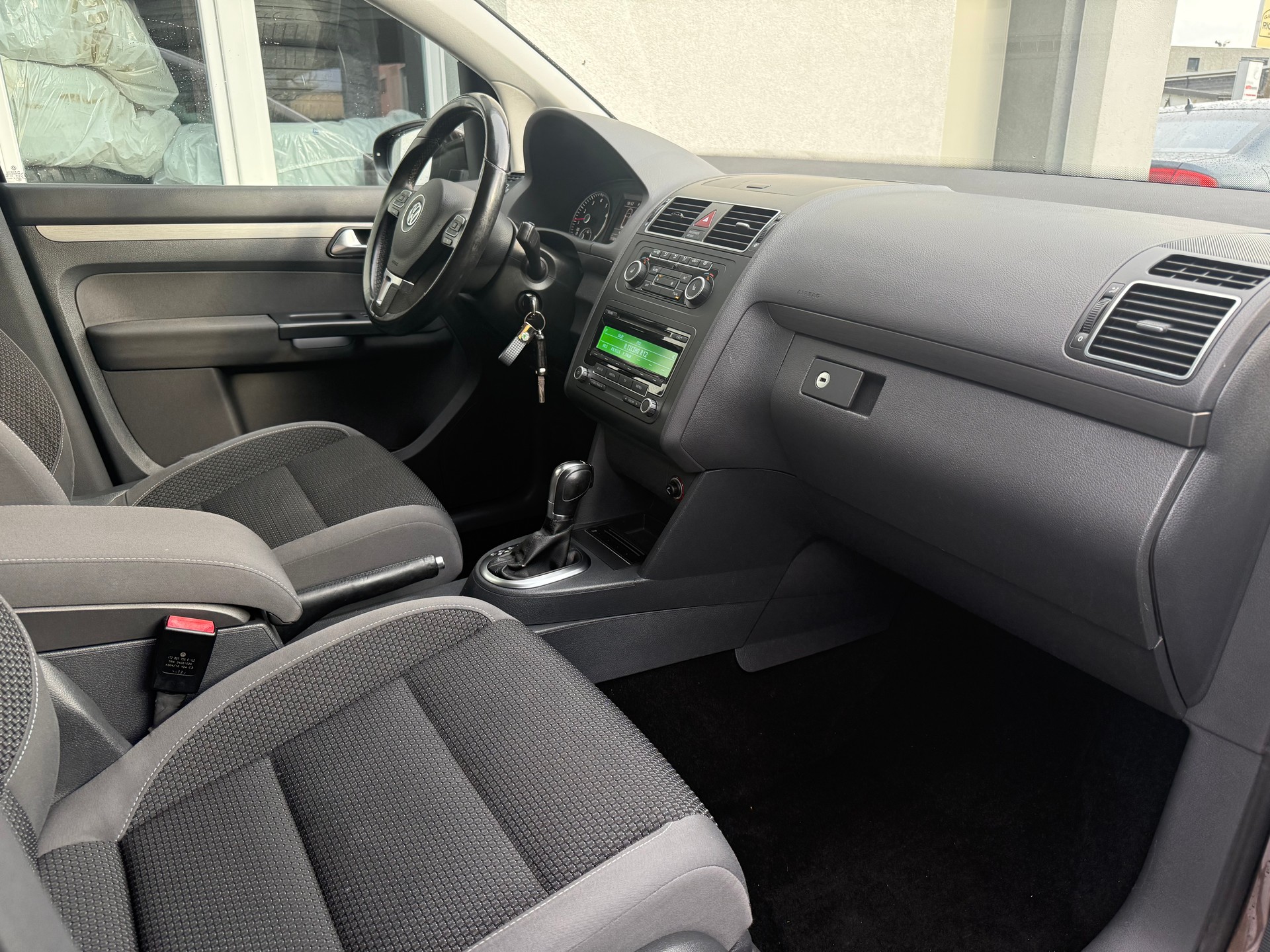 VW Touran 1.4 TSI Trendline DSG-image-14