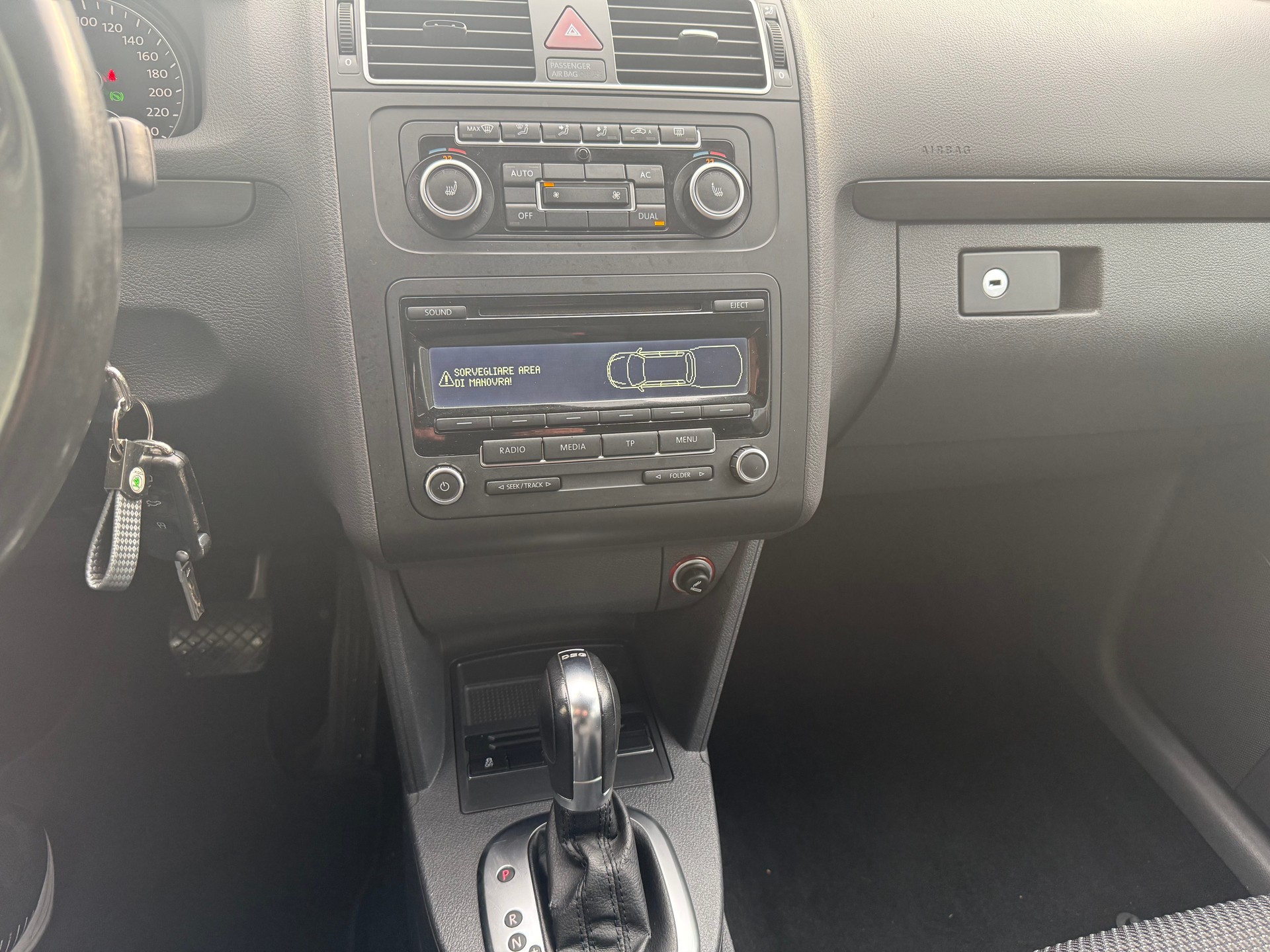 VW Touran 1.4 TSI Trendline DSG-image-12
