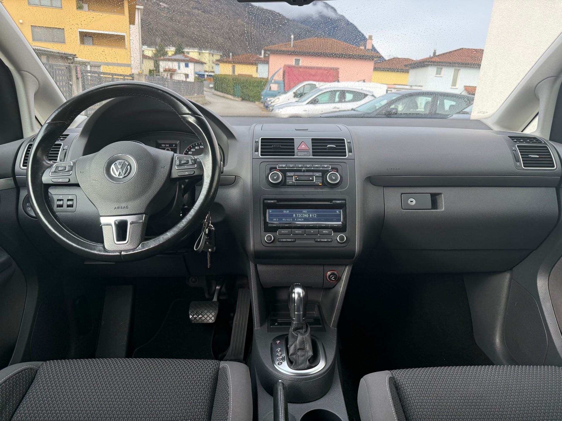 VW Touran 1.4 TSI Trendline DSG-image-11