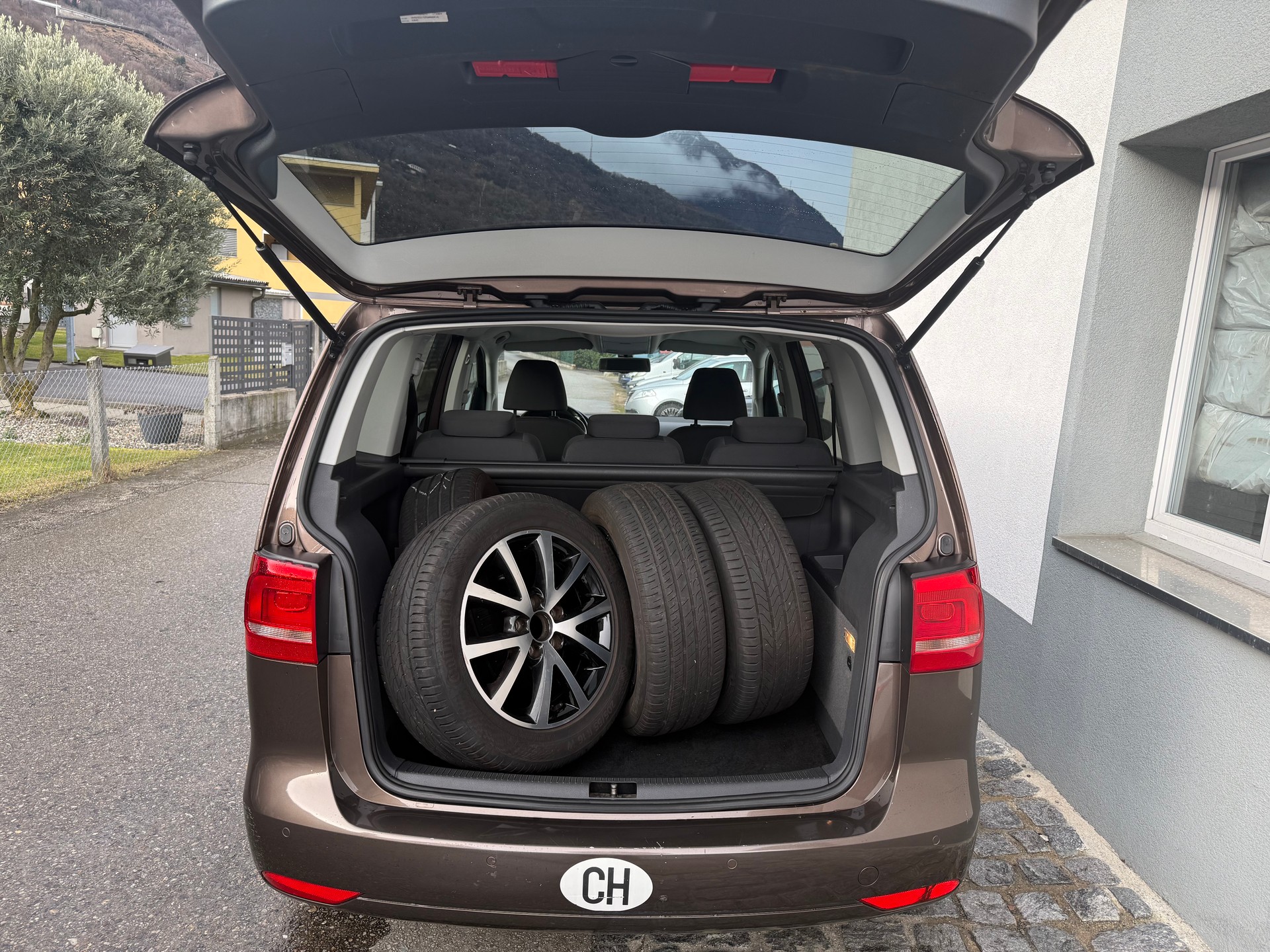 VW Touran 1.4 TSI Trendline DSG-image-10