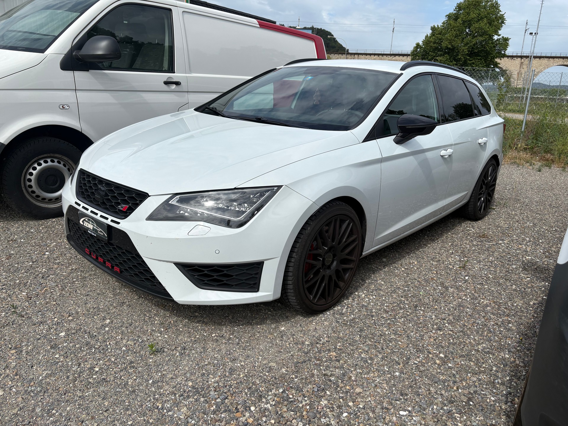 SEAT Leon ST 2.0 TSI Cupra 280 DSG-image-2