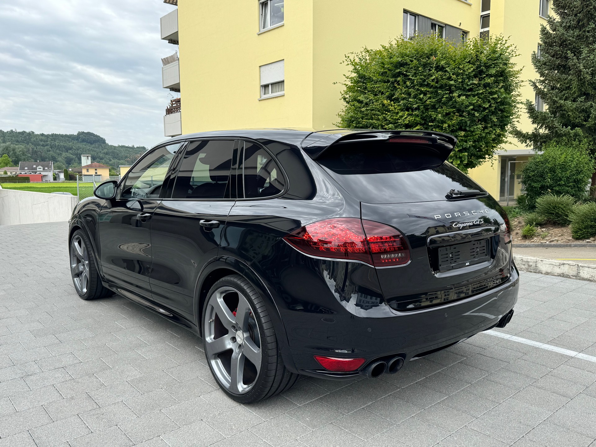 PORSCHE Cayenne GTS *CH-Fahrzeug*inkl. Garantie*Mansory-Felgen*-image-2