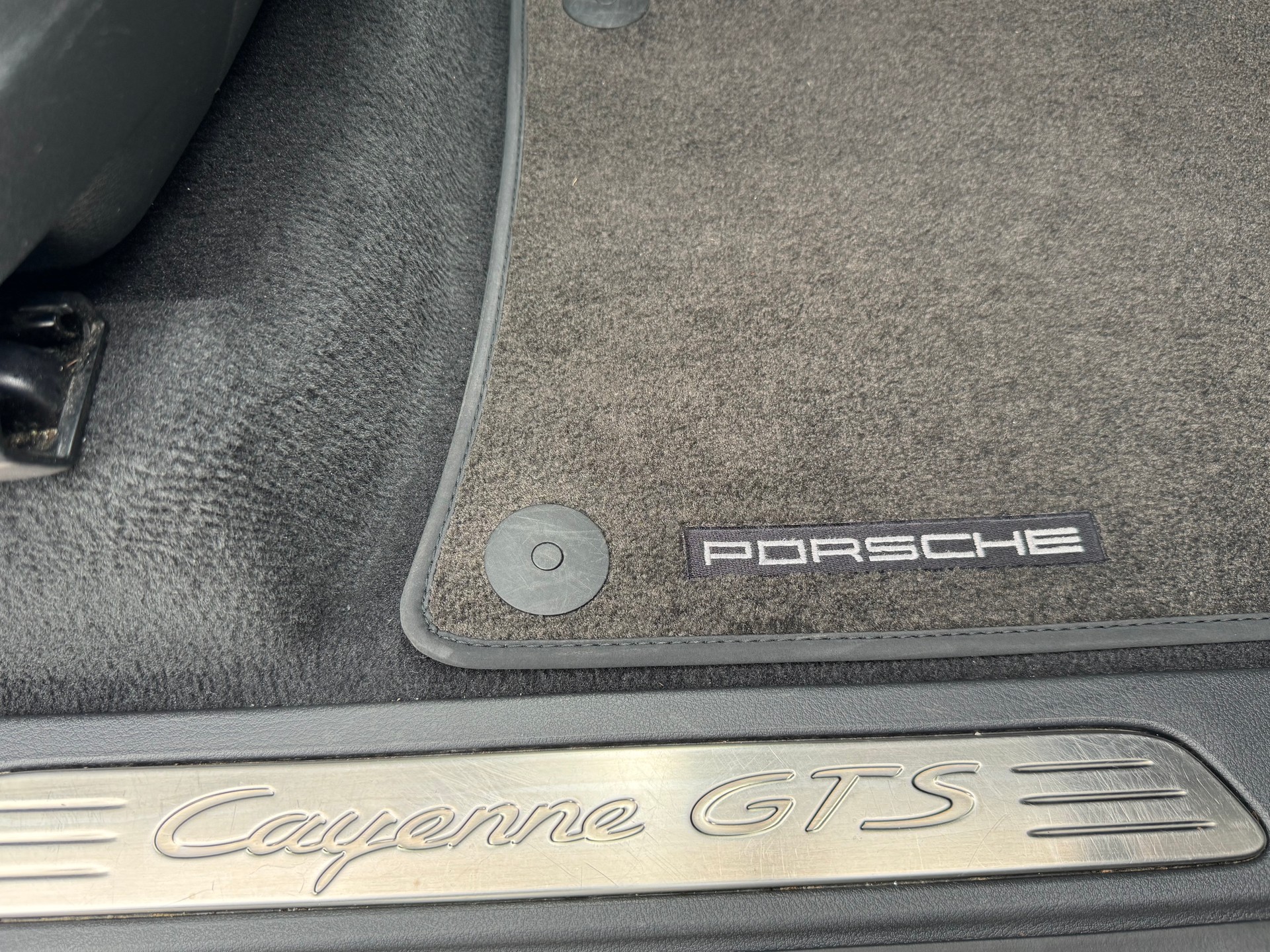 PORSCHE Cayenne GTS *CH-Fahrzeug*inkl. Garantie*Mansory-Felgen*-image-18