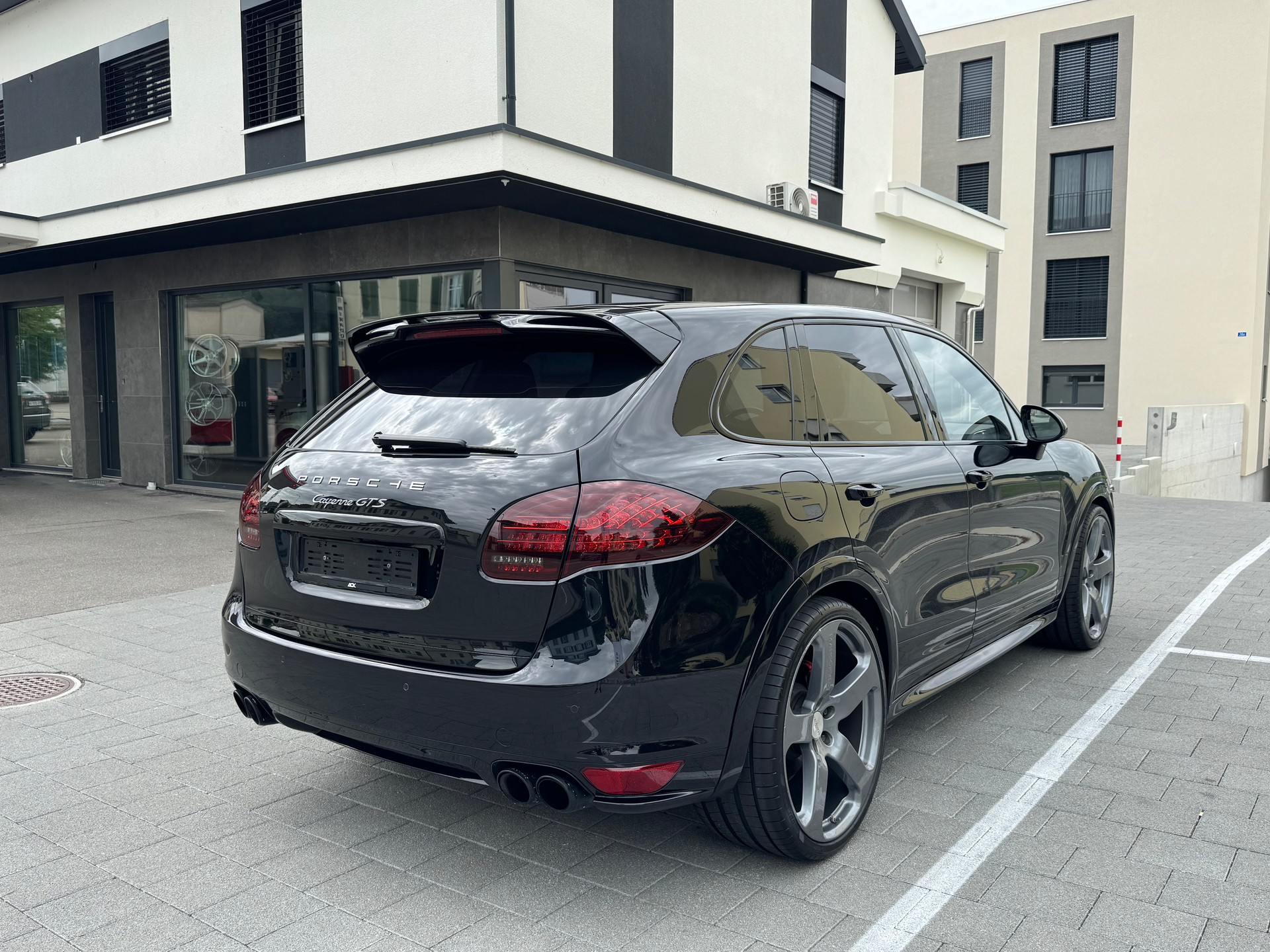 PORSCHE Cayenne GTS *CH-Fahrzeug*inkl. Garantie*Mansory-Felgen*-image-4