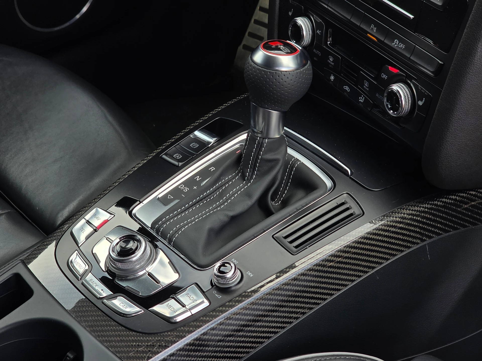 AUDI RS4 Avant 4.2 FSI V8 Quattro S-tronic * CH-Fahrzeug *-image-26