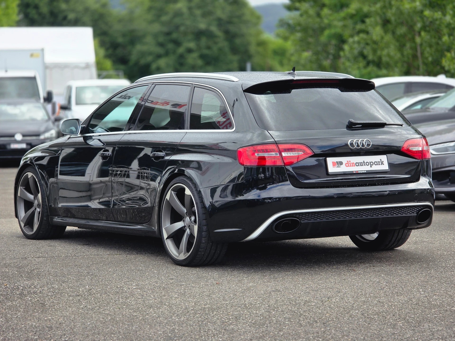 AUDI RS4 Avant 4.2 FSI V8 Quattro S-tronic * CH-Fahrzeug *-image-8