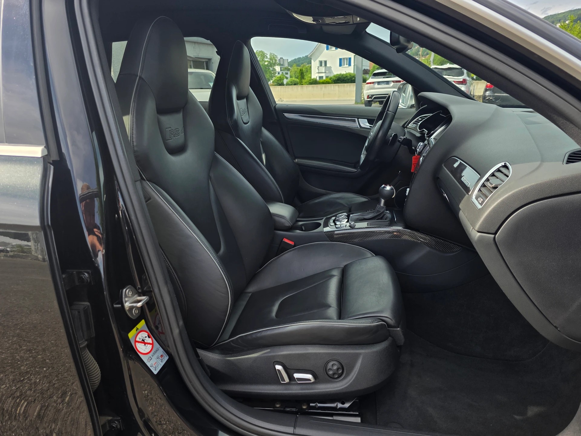 AUDI RS4 Avant 4.2 FSI V8 Quattro S-tronic * CH-Fahrzeug *-image-23
