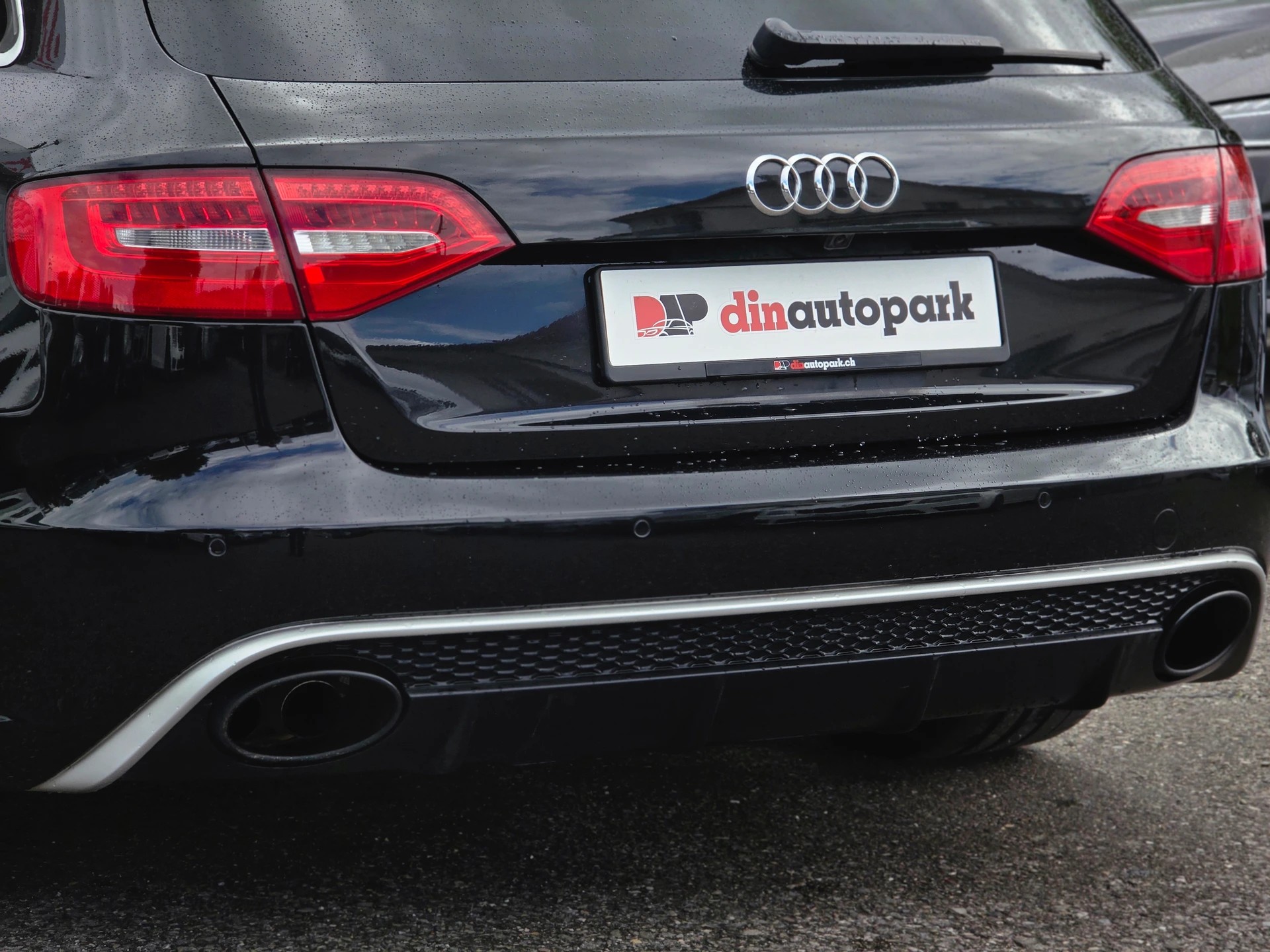 AUDI RS4 Avant 4.2 FSI V8 Quattro S-tronic * CH-Fahrzeug *-image-10