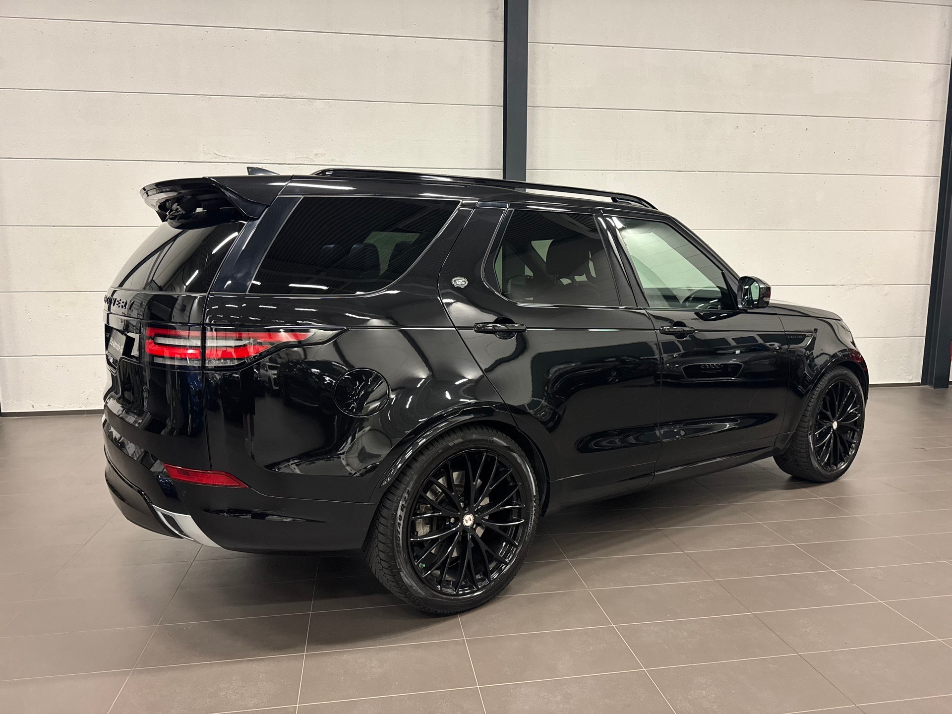 LAND ROVER Discovery 3.0 SDV6 HSE Automatic 7 Plätze-image-10