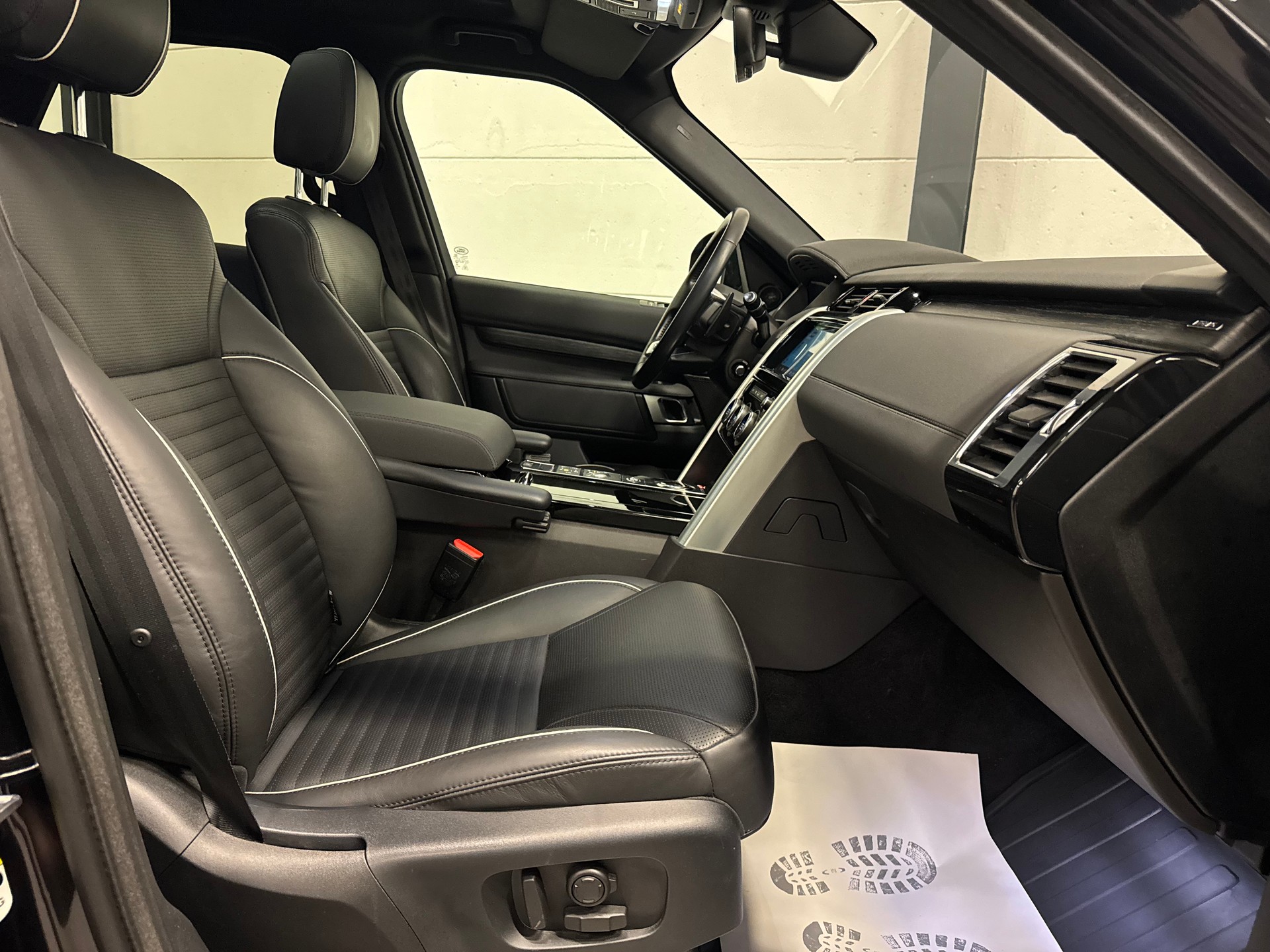 LAND ROVER Discovery 3.0 SDV6 HSE Automatic 7 Plätze-image-19