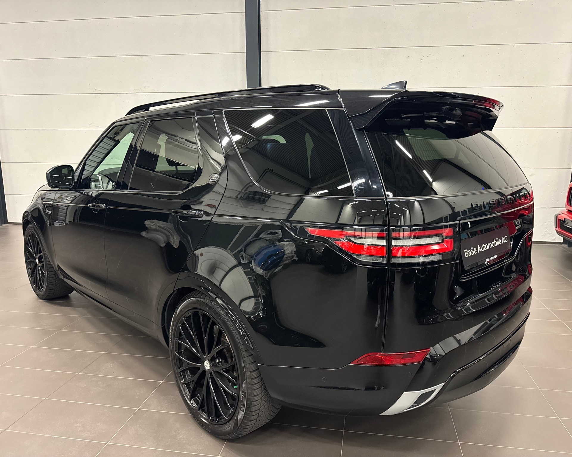 LAND ROVER Discovery 3.0 SDV6 HSE Automatic 7 Plätze-image-13