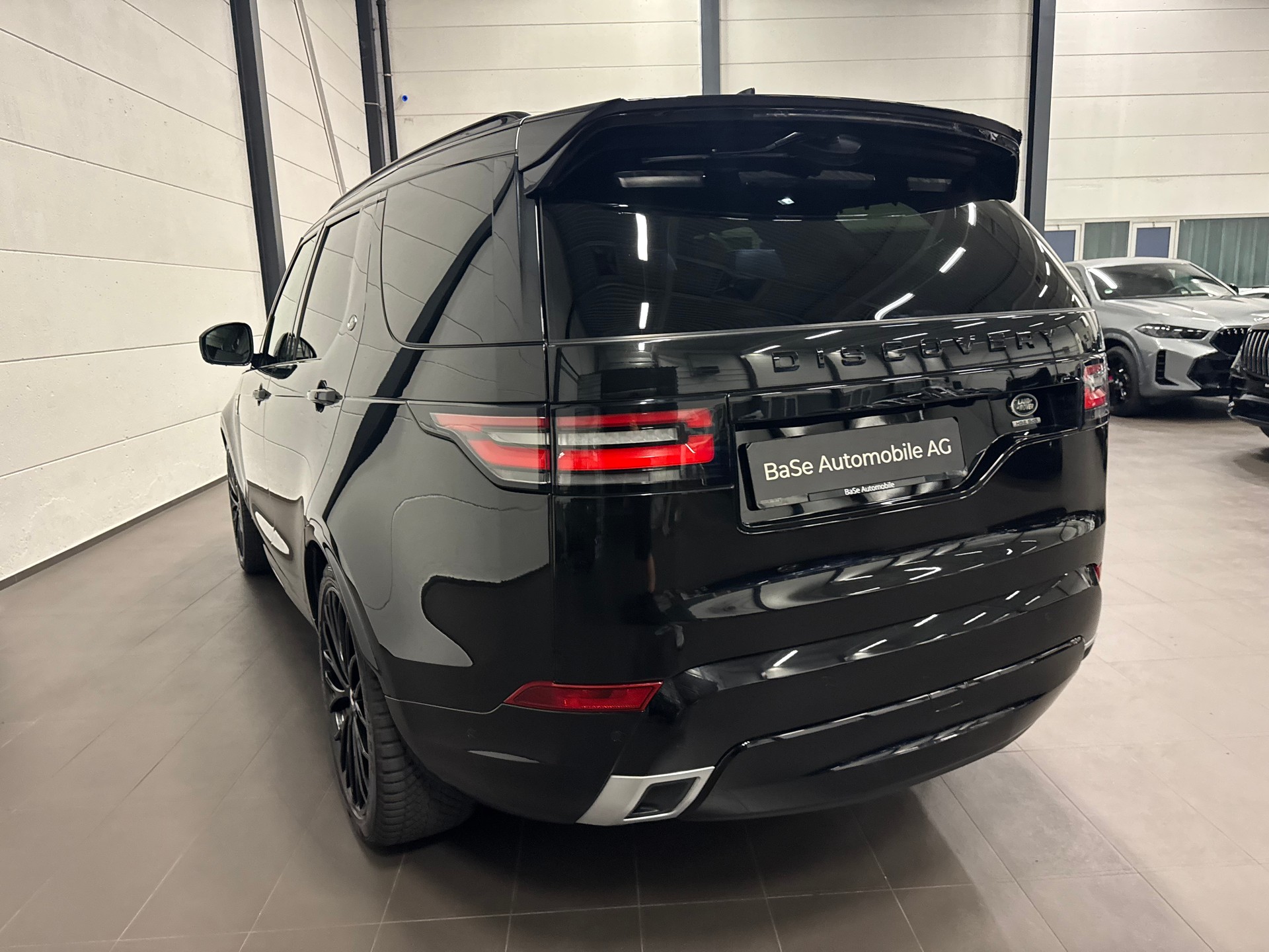LAND ROVER Discovery 3.0 SDV6 HSE Automatic 7 Plätze-image-14
