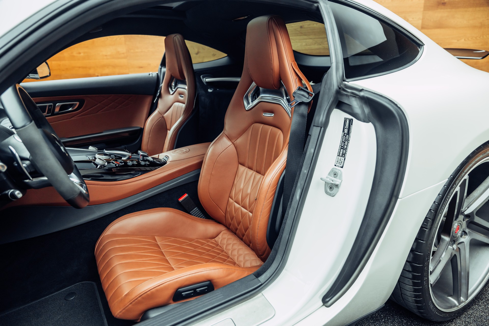 MERCEDES-BENZ AMG GT S Speedshift DCT-image-6