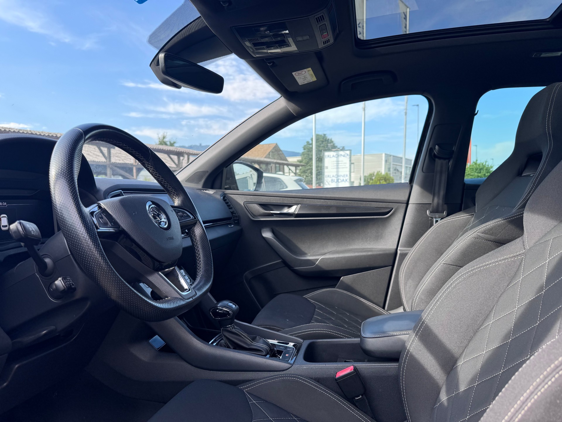 SKODA Karoq 2.0 TSI SportLine 4x4 DSG-image-12