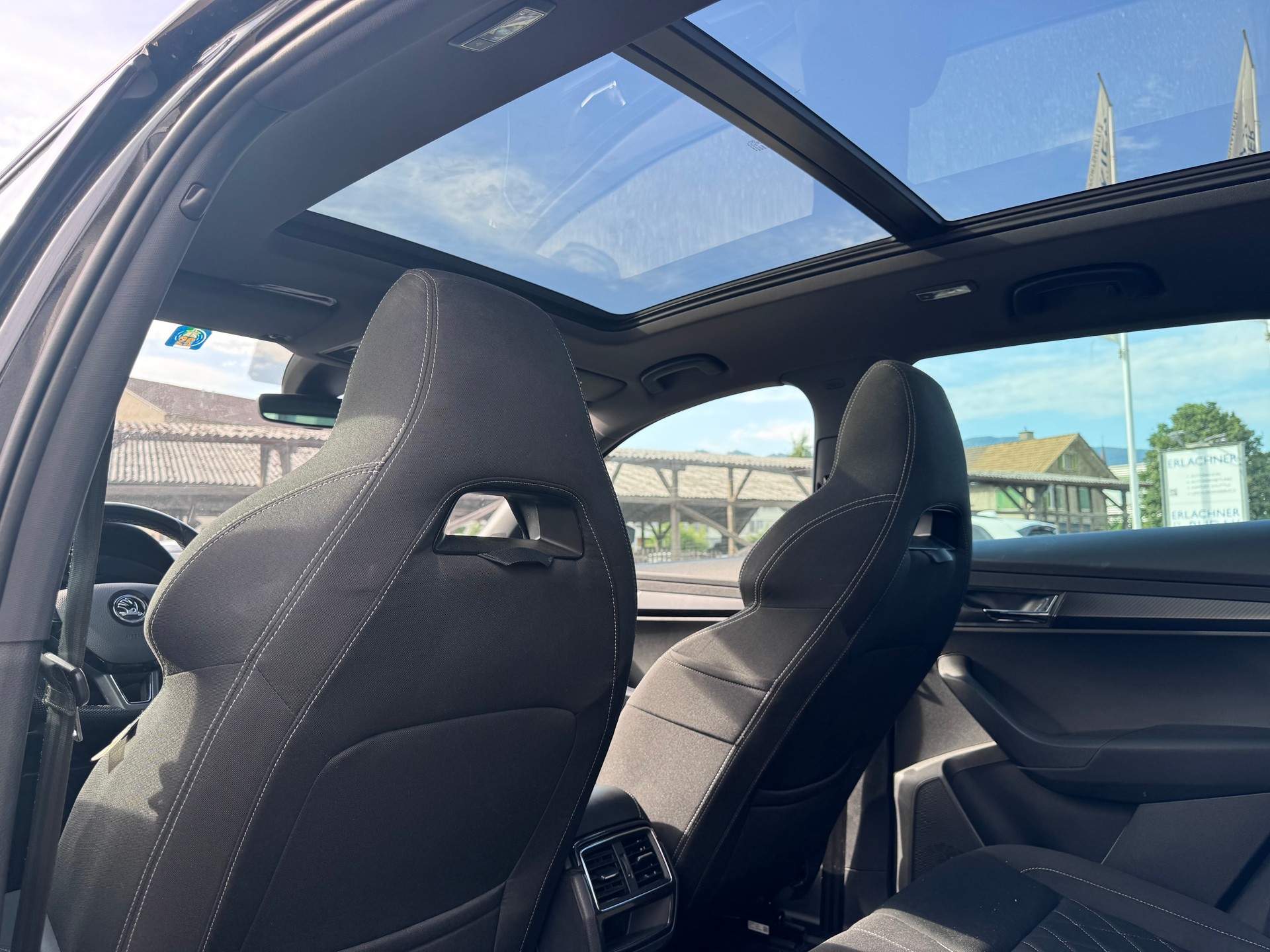 SKODA Karoq 2.0 TSI SportLine 4x4 DSG-image-8