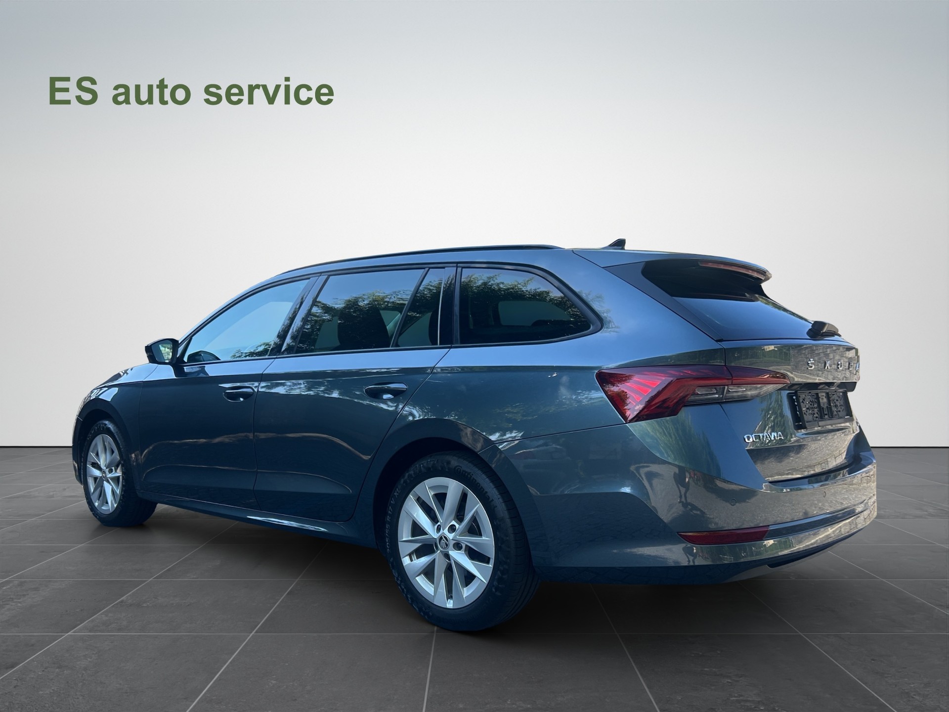 SKODA Octavia Combi 1.5 TSI mHEV DSG Ambition-image-3