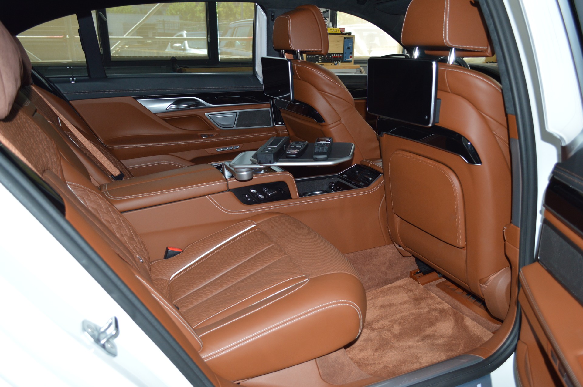 BMW 750Li xDrive Steptronic-image-12