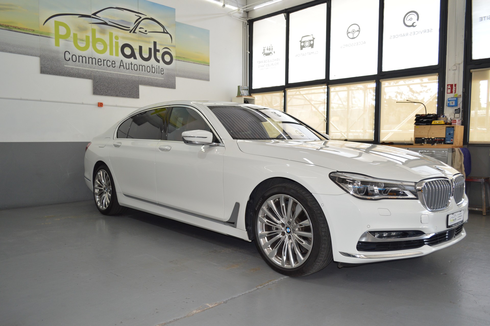 BMW 750Li xDrive Steptronic-image-2