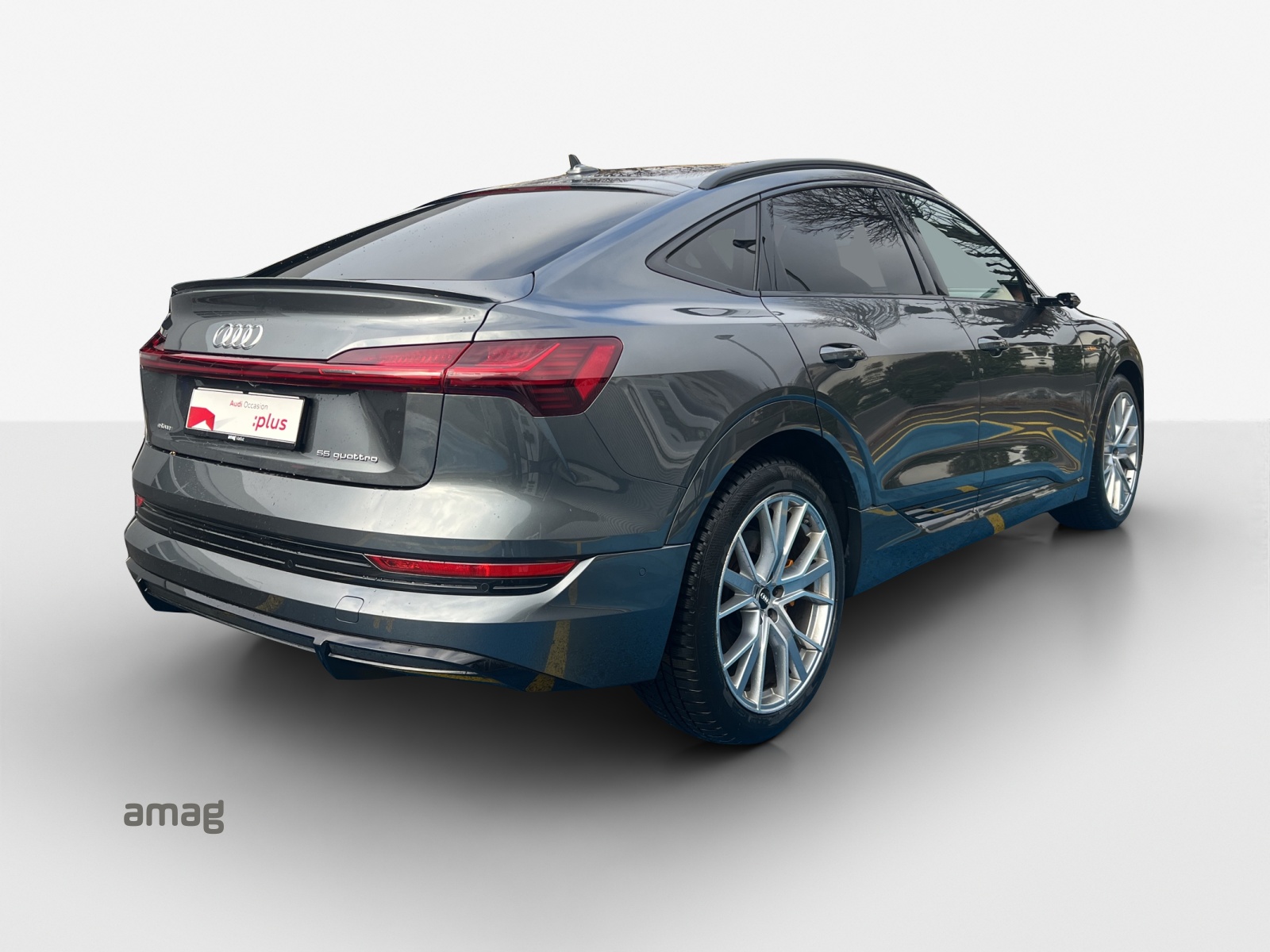 AUDI e-tron 55 Sportback S Line quattro-image-4