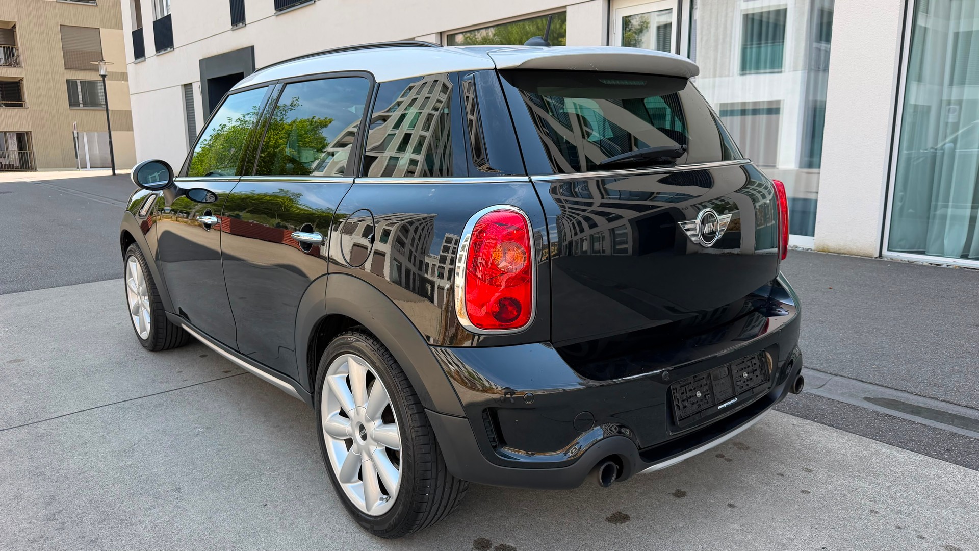 MINI Countryman Cooper S ALL4 Snowhill-image-4