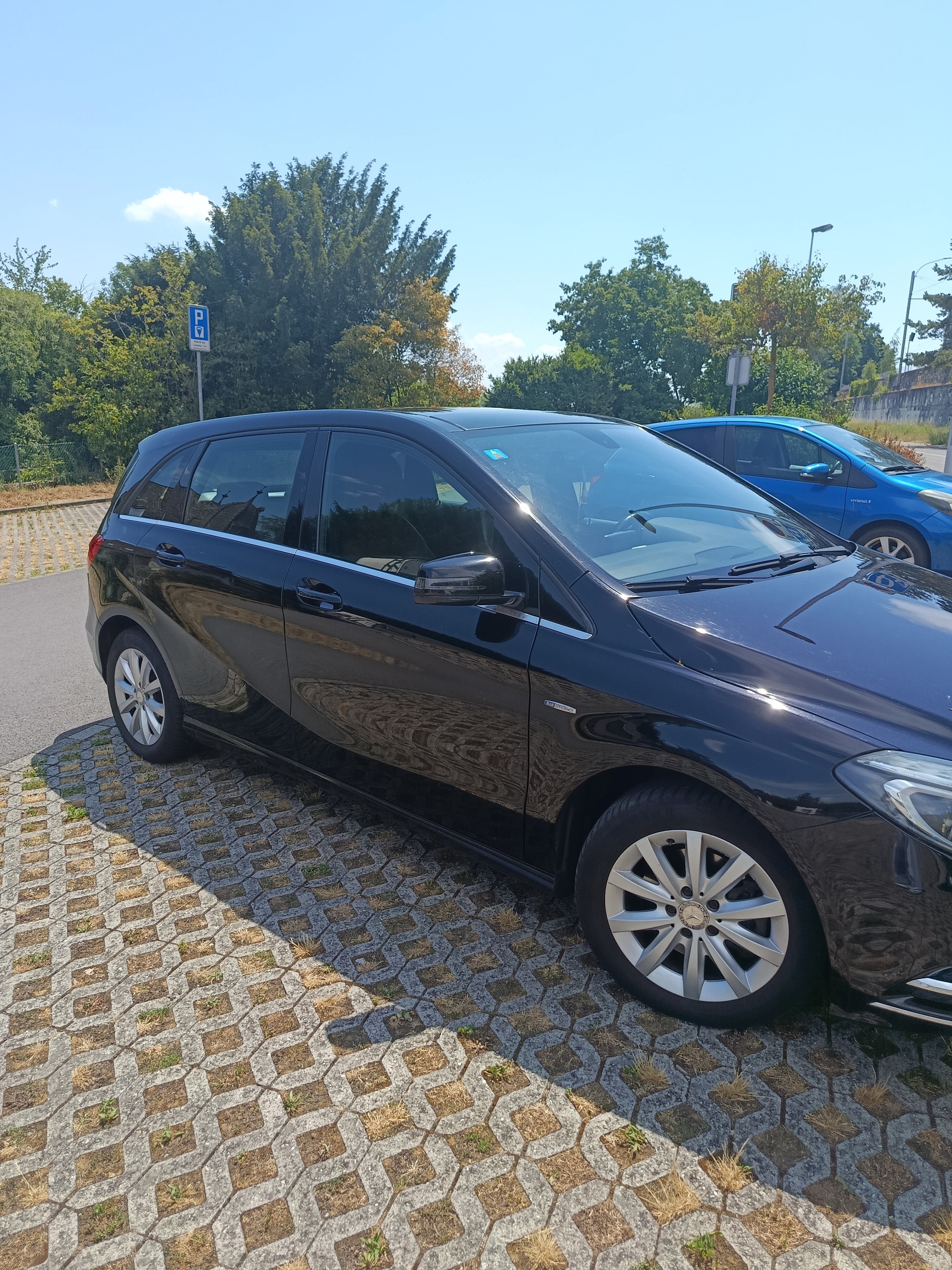 MERCEDES-BENZ B 200-image-5