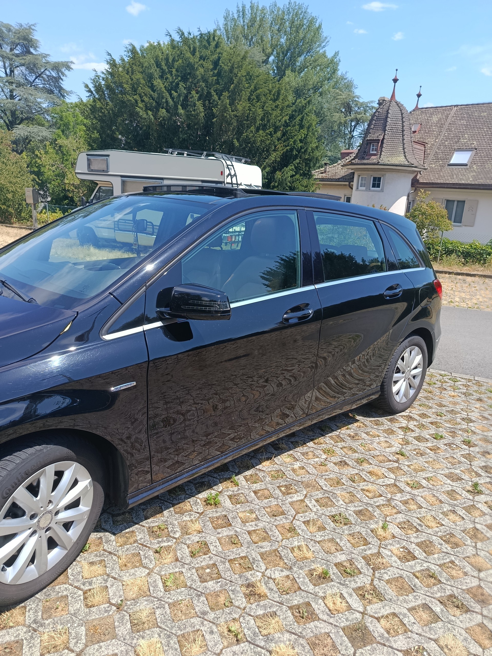MERCEDES-BENZ B 200-image-0