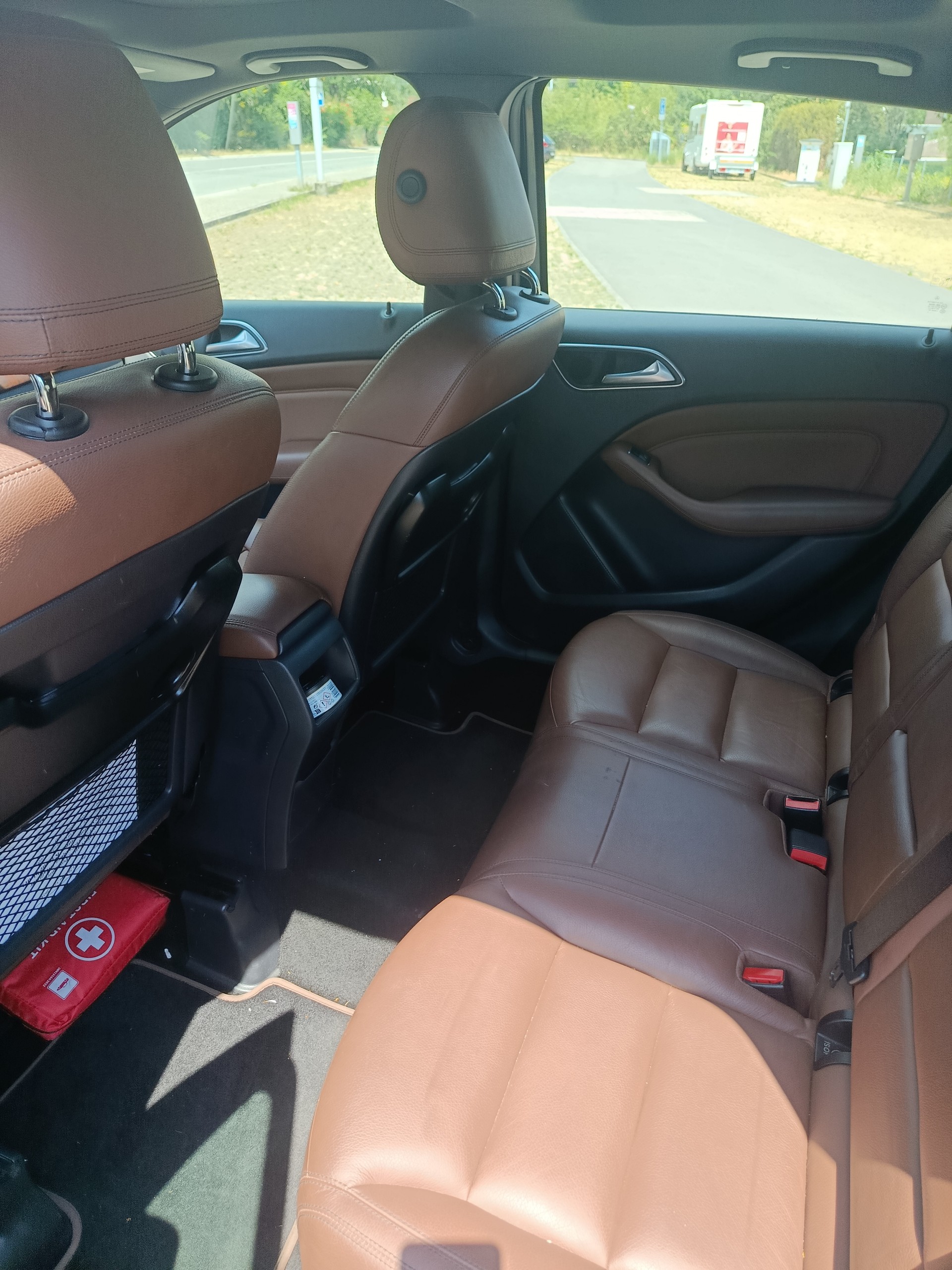 MERCEDES-BENZ B 200-image-2