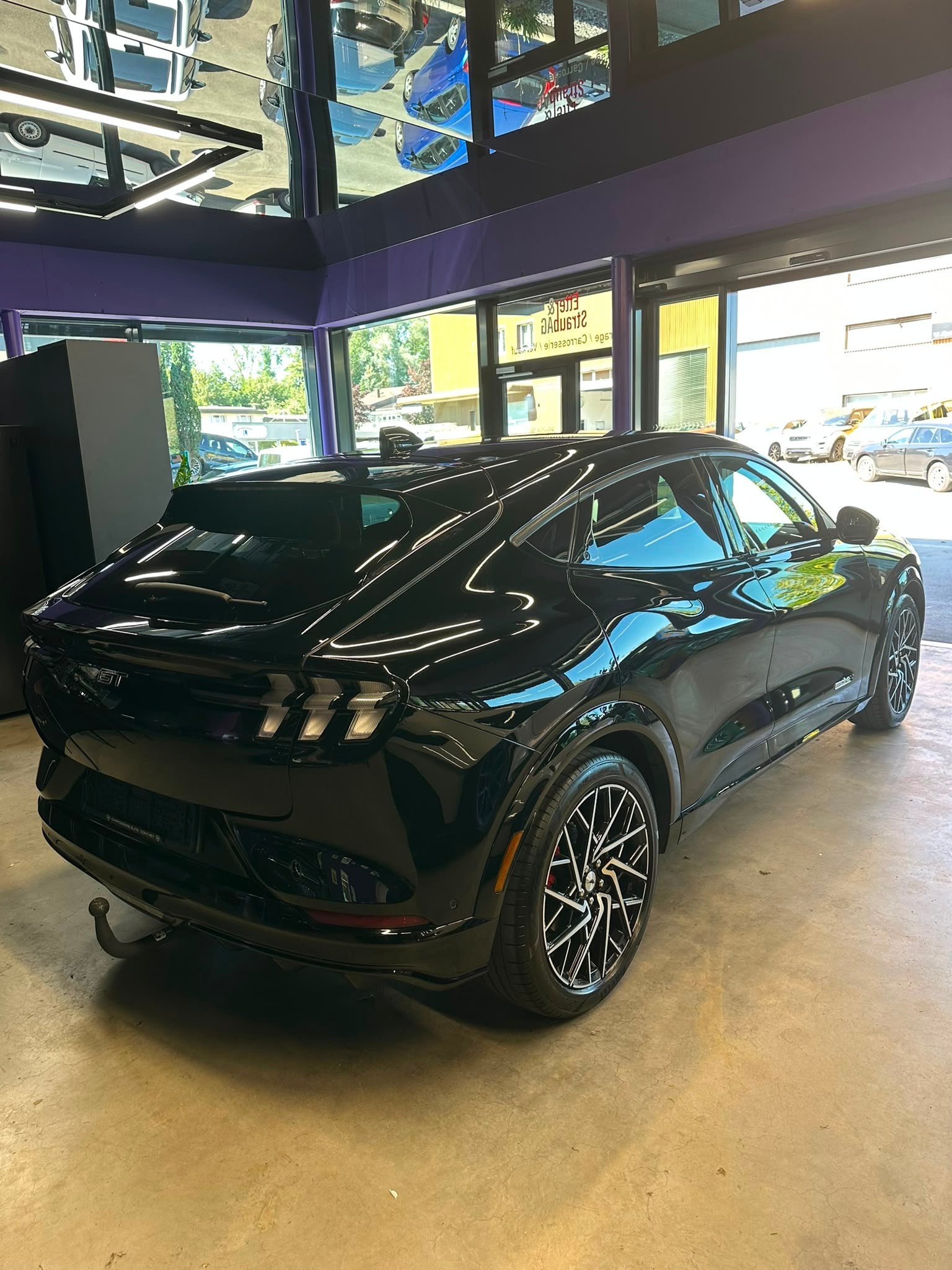 FORD Gt-showroom-element-1