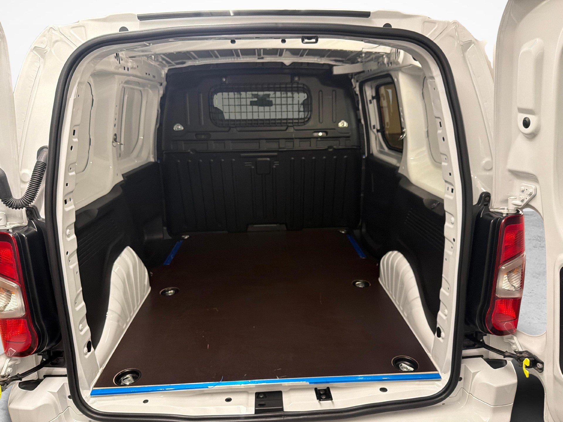 CITROEN e-Berlingo M erhöhte Nutzlast 50kWh Swiss Edition-image-12
