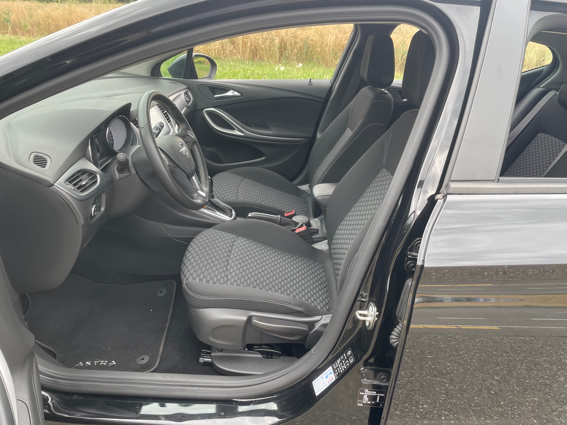 OPEL Astra 1.4i Turbo Enjoy Automatic-image-8