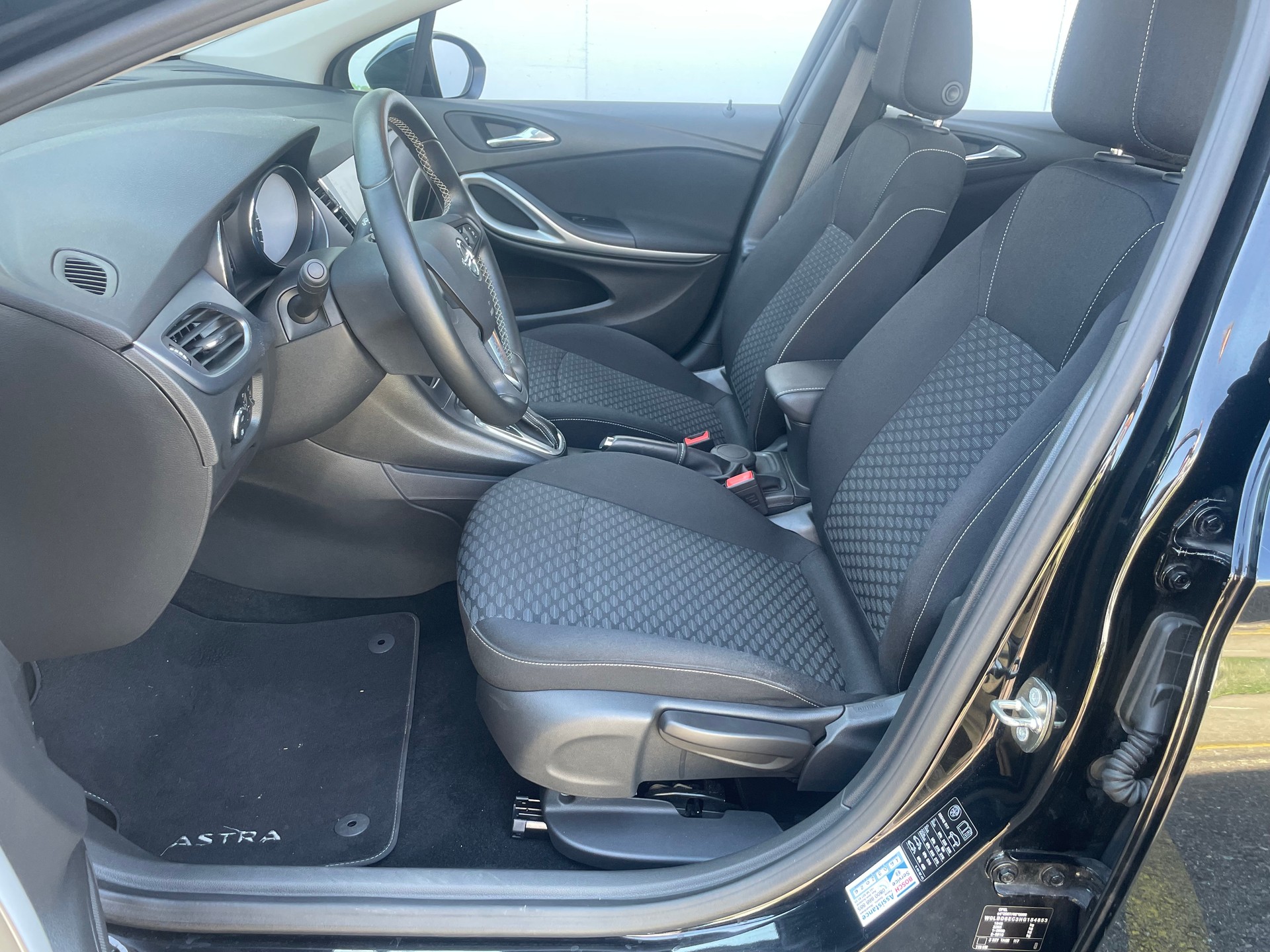 OPEL Astra 1.4i Turbo Enjoy Automatic-image-8