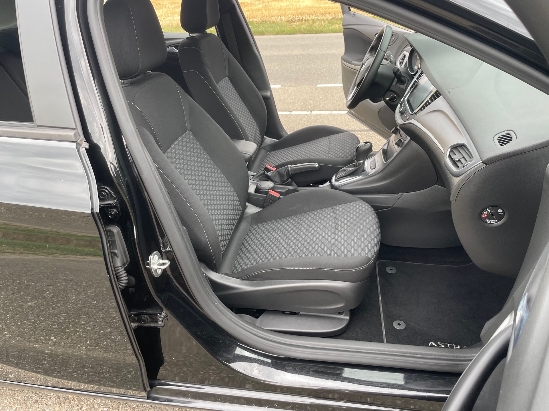 OPEL Astra 1.4i Turbo Enjoy Automatic-image-7