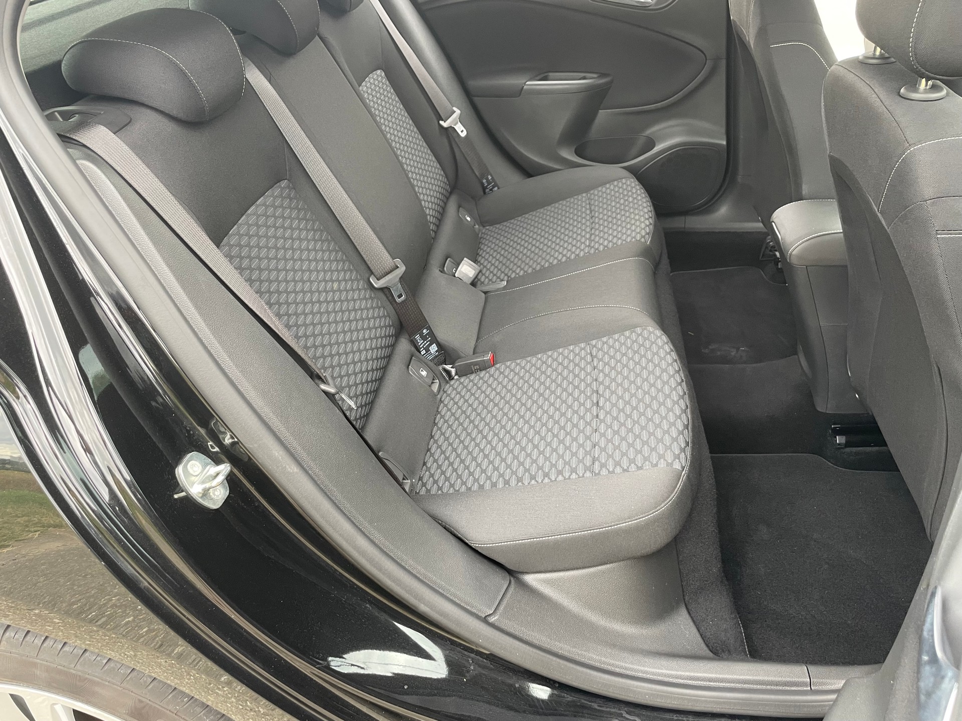 OPEL Astra 1.4i Turbo Enjoy Automatic-image-9