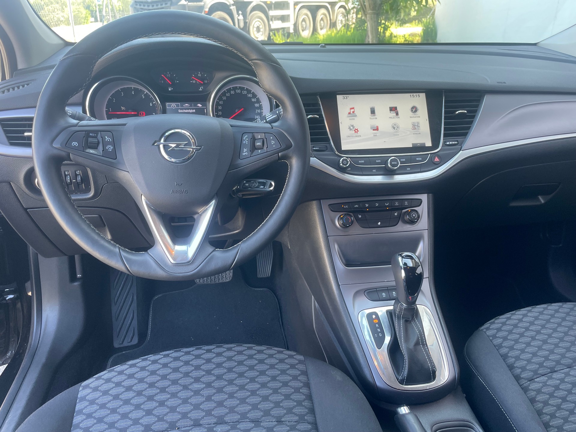 OPEL Astra 1.4i Turbo Enjoy Automatic-image-7