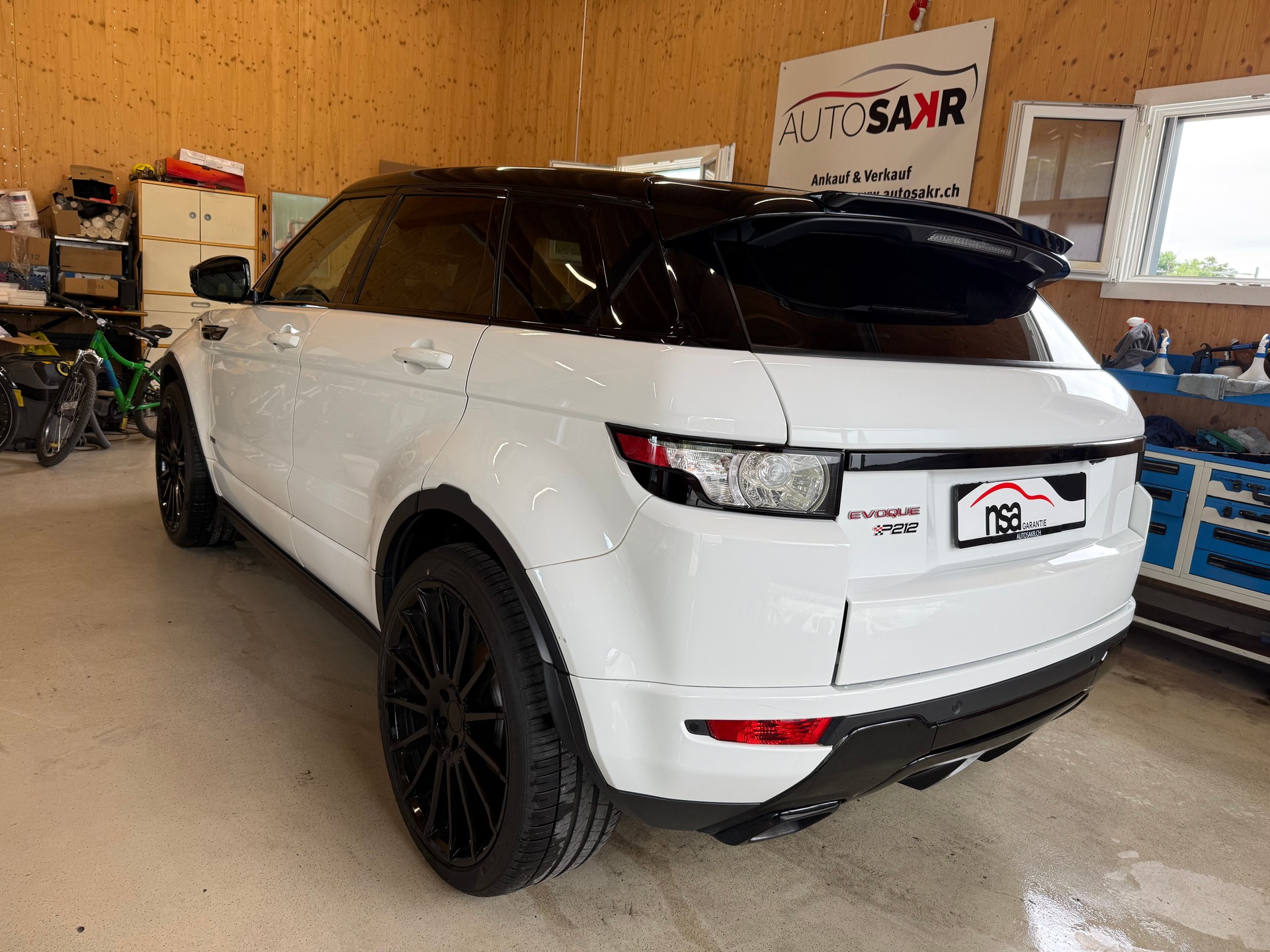 LAND ROVER Range Rover Evoque 2.2 SD4 P212 AT9-image-5