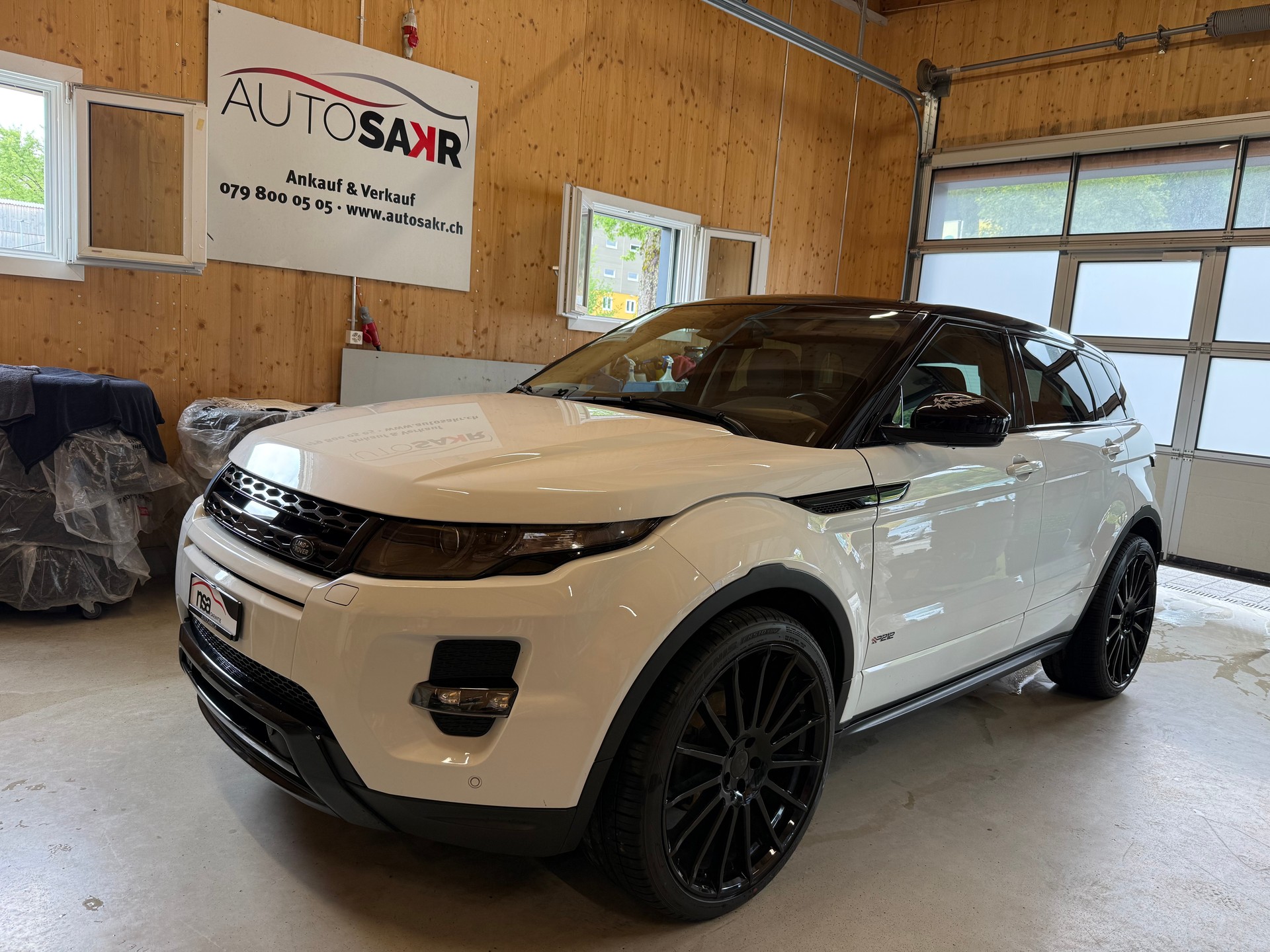 LAND ROVER Range Rover Evoque 2.2 SD4 P212 AT9-image-0