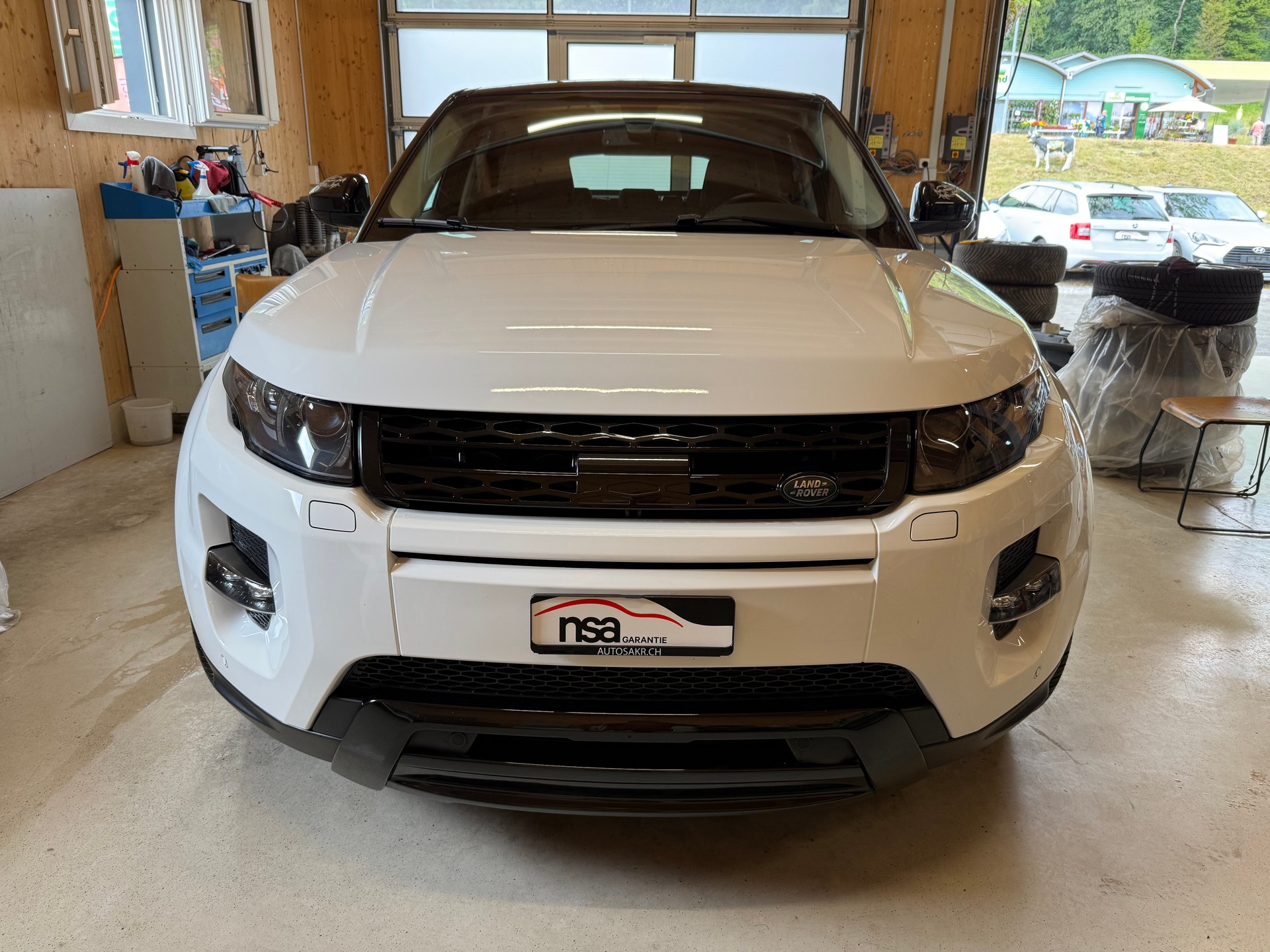 LAND ROVER Range Rover Evoque 2.2 SD4 P212 AT9-image-1